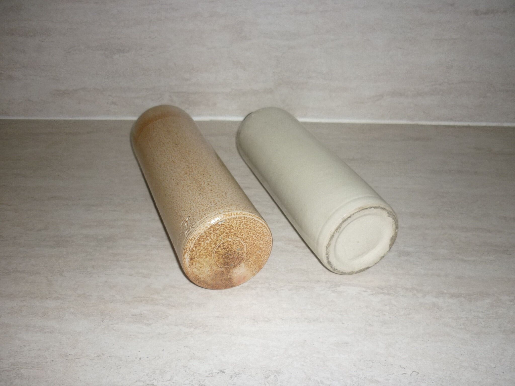 2 bottles of glazed stoneware in natural colours