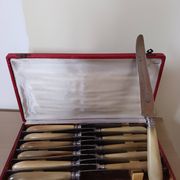 Antique knives in Bakelite and steel.