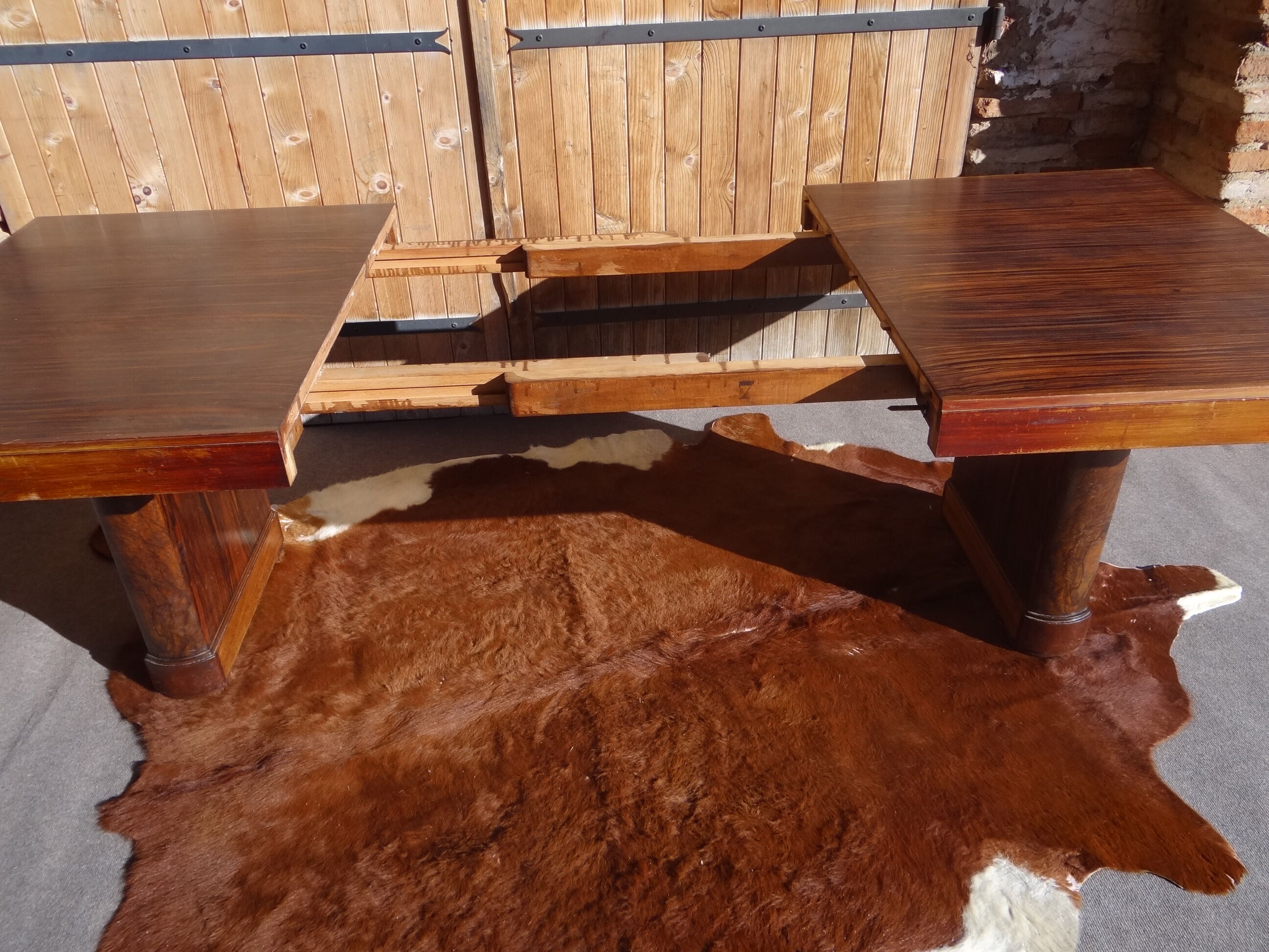 Art Deco dining room extension table