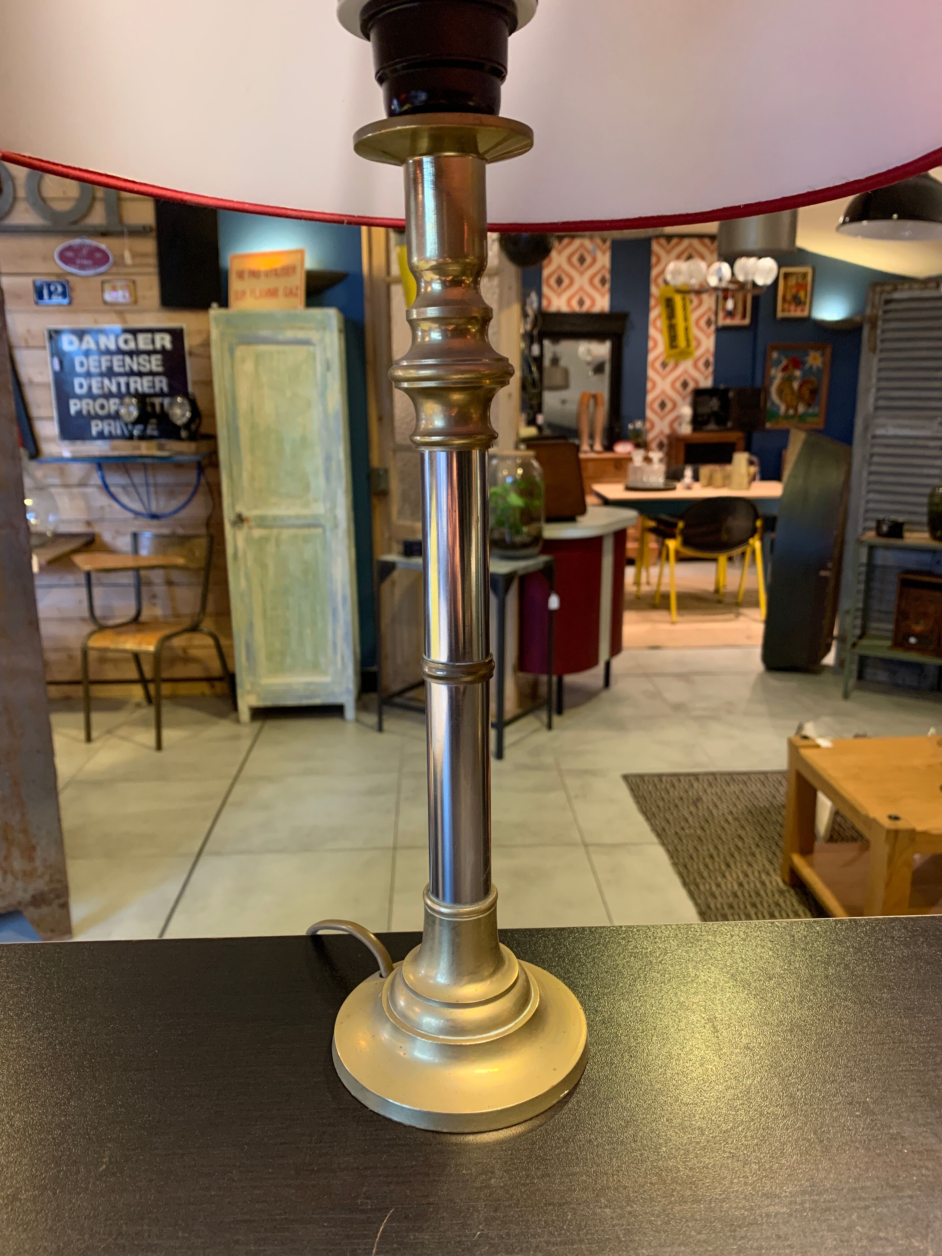 Paire de lampes anciennes en bronze et acier