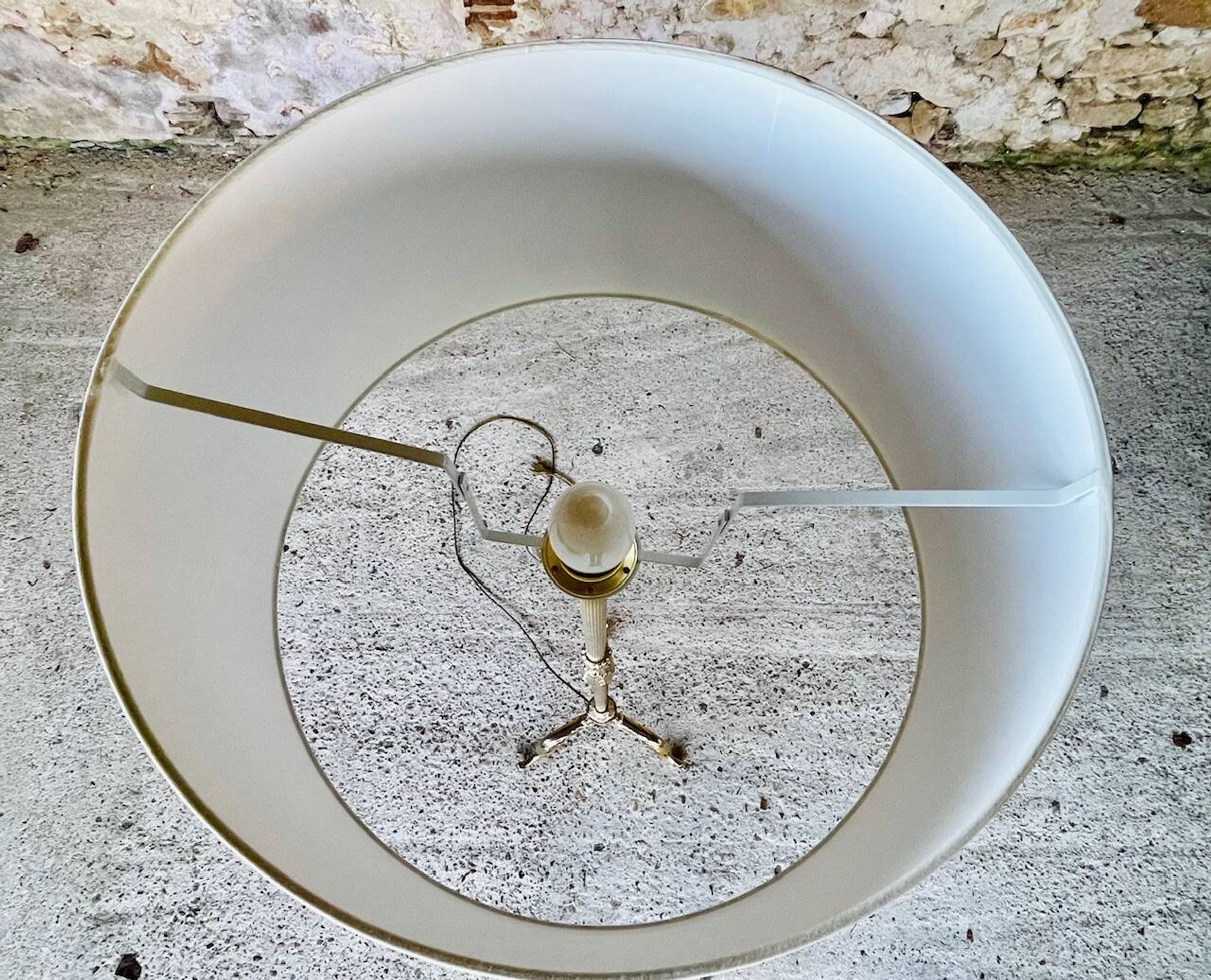 Lampadaire laiton vintage, tripode circa 1960s