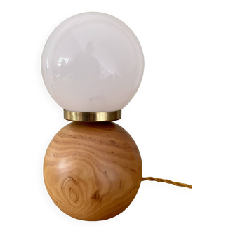Lampe vintage opaline blanche et bois