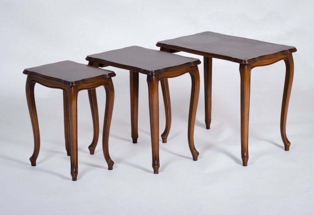 Vintage Style Louis XV Nesting Tables in Walnut, Set of 3