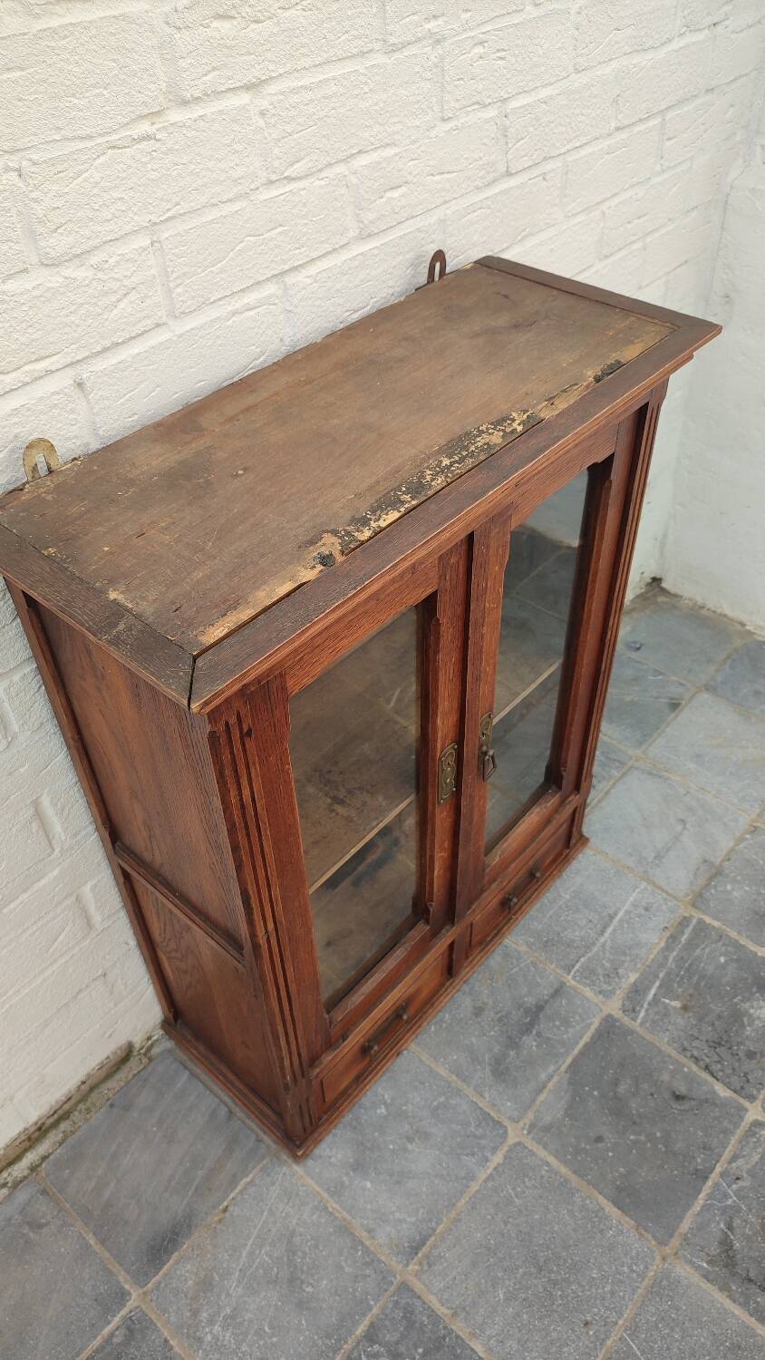 Petite armoire vitrée en chêne