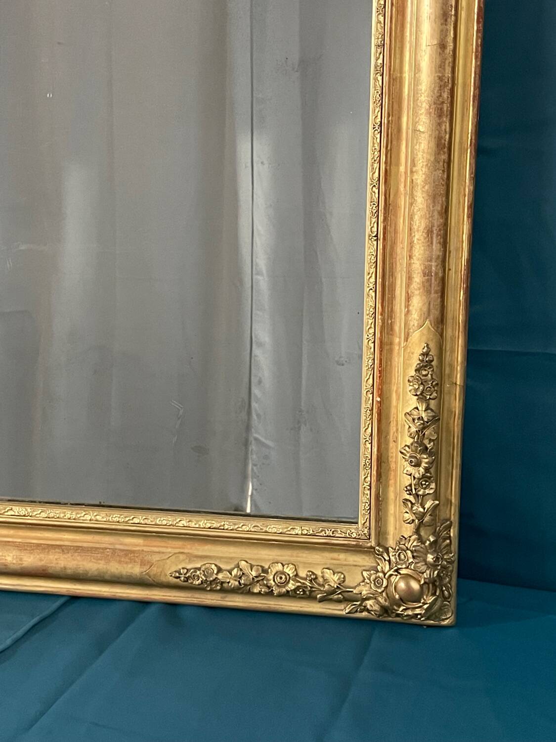 Old mirror from the Louis Philippe period around 1840, original leaf gilding, good condition
