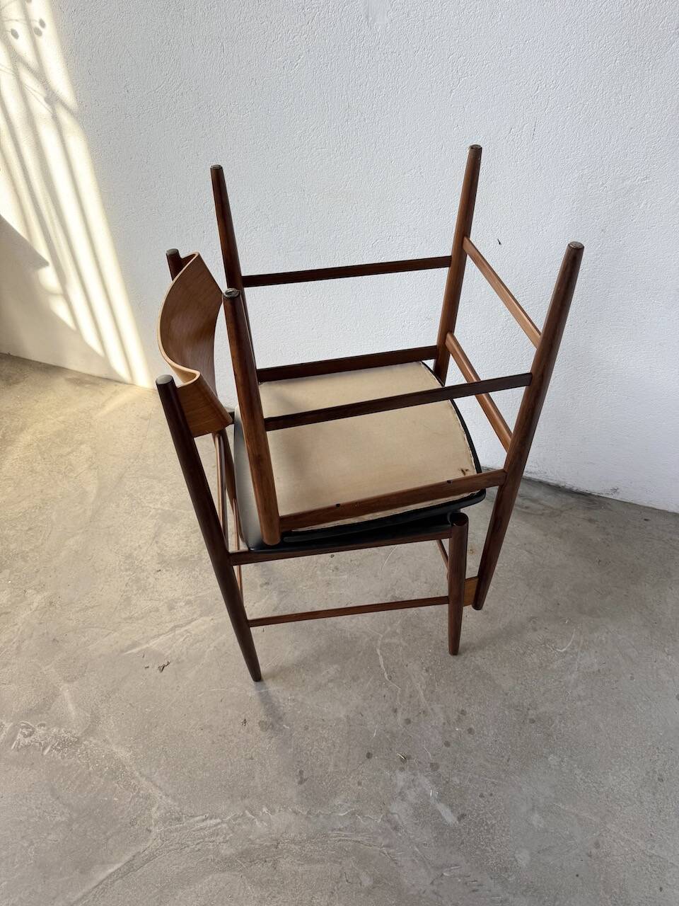 Set of 4 Italian chairs by Gianfranco Frattini.