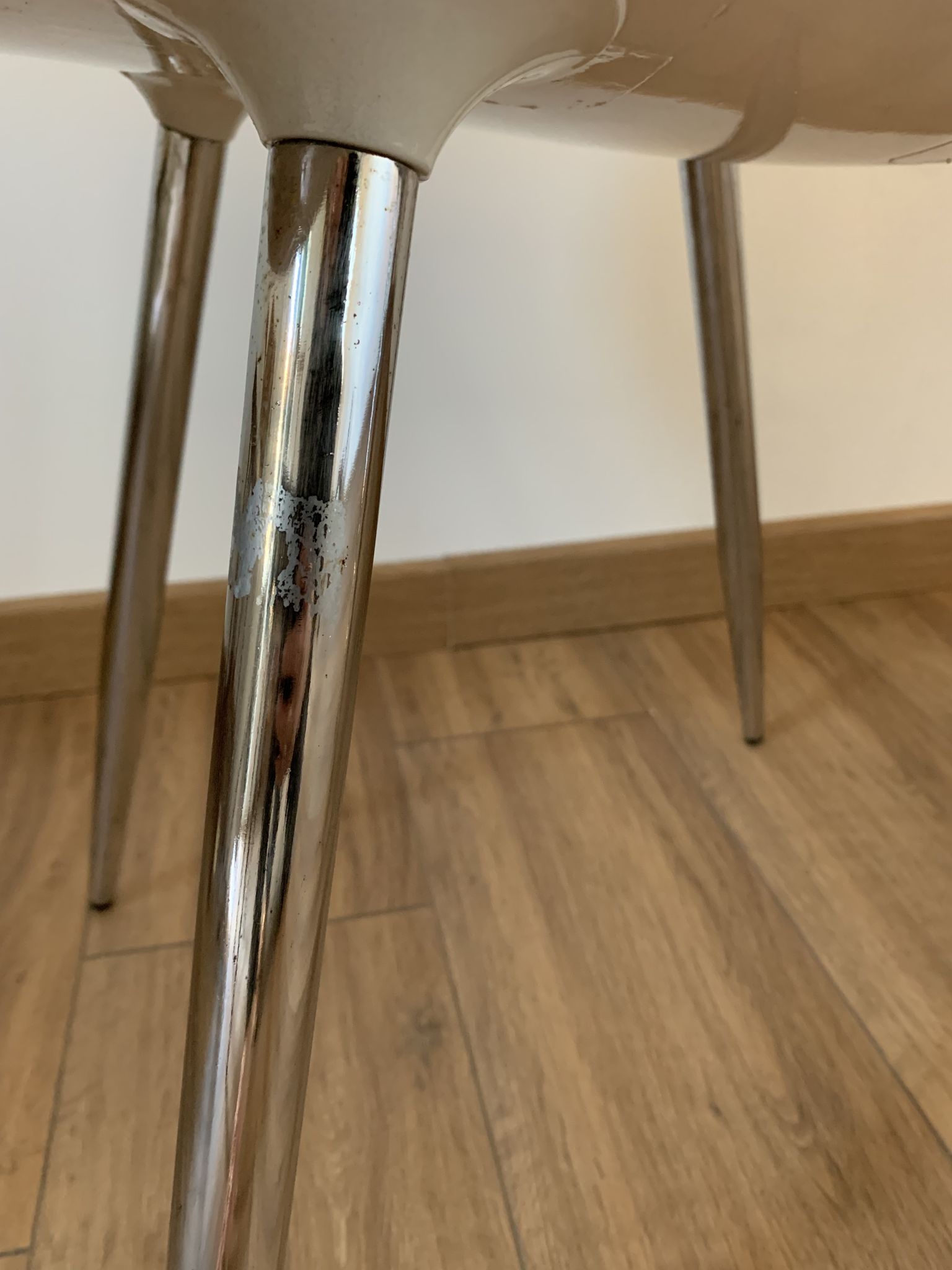 Duo of chairs