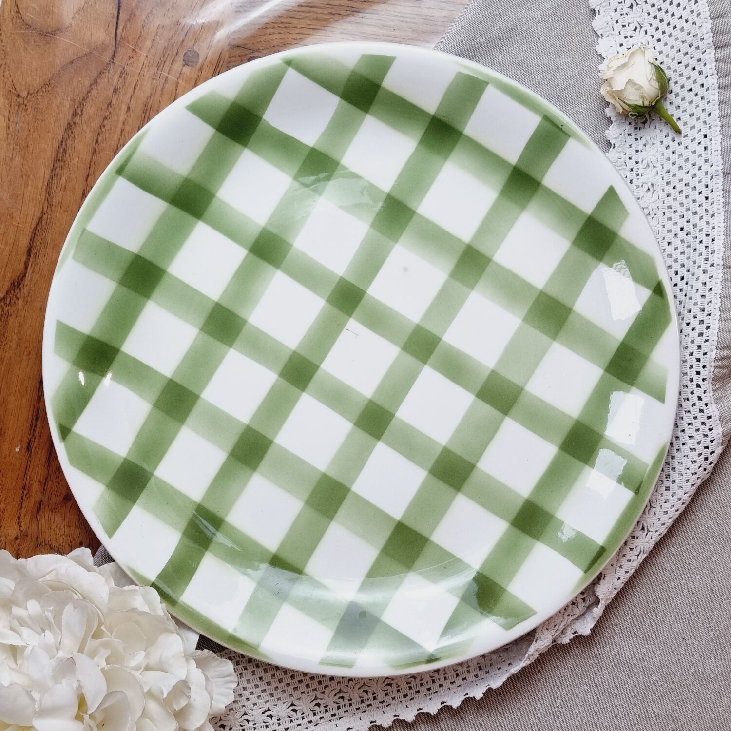 Set of 11 dessert plates and 1 Moulin des Loups dish