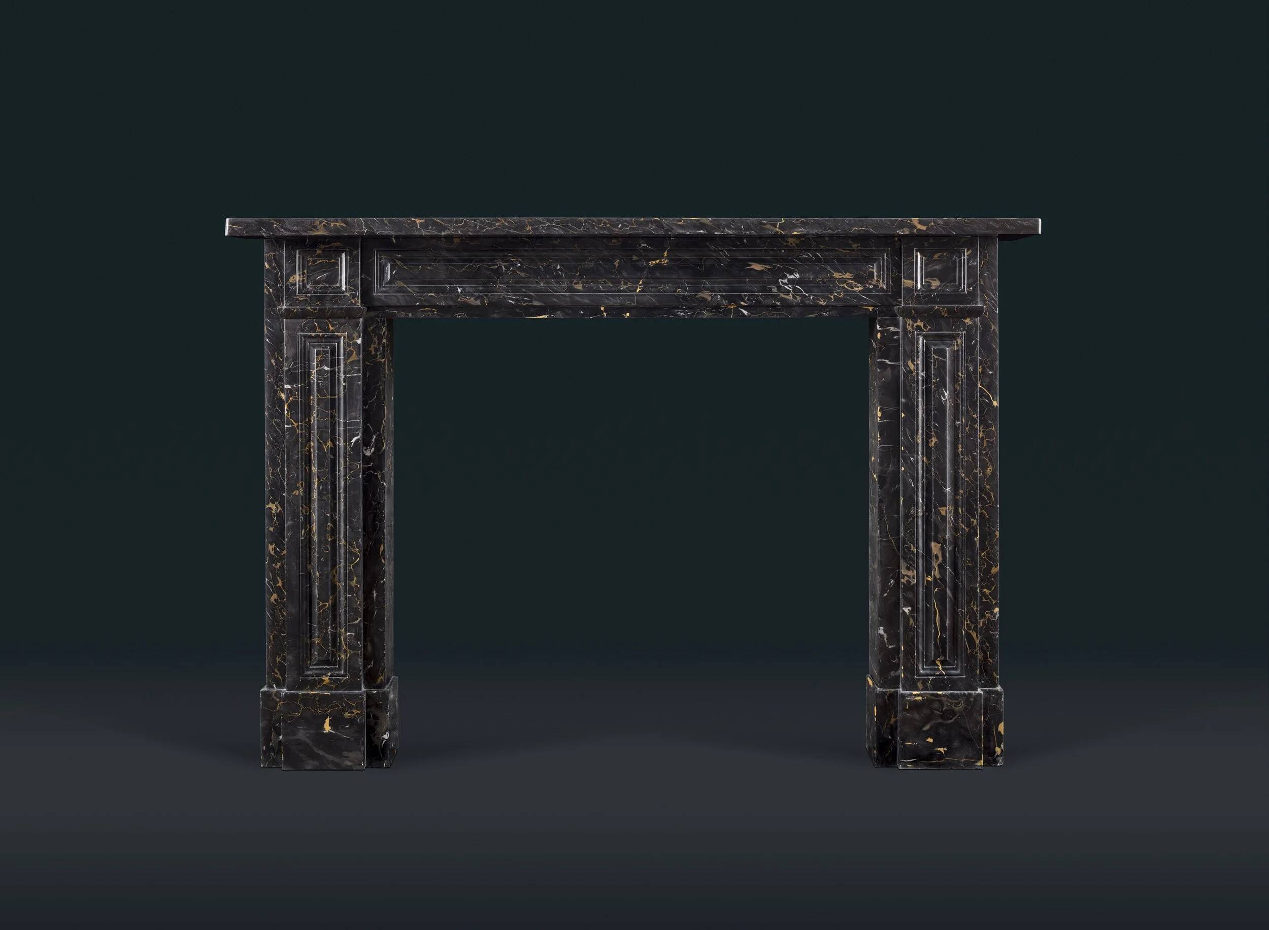 Cheminée en marbre Portoro de style Régence