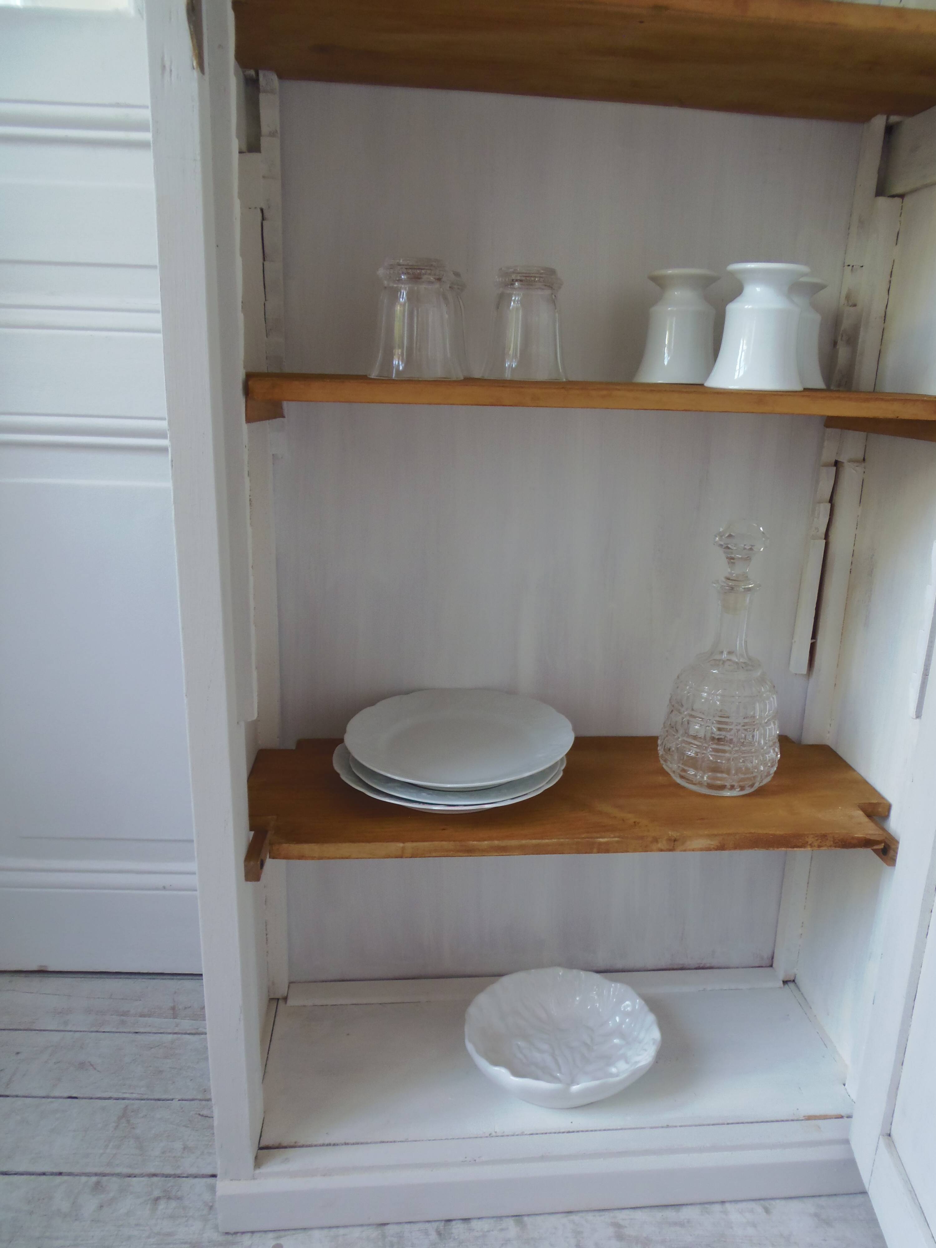 Bonnetière, vintage shallow dresser re-enchanted in pearl grey.