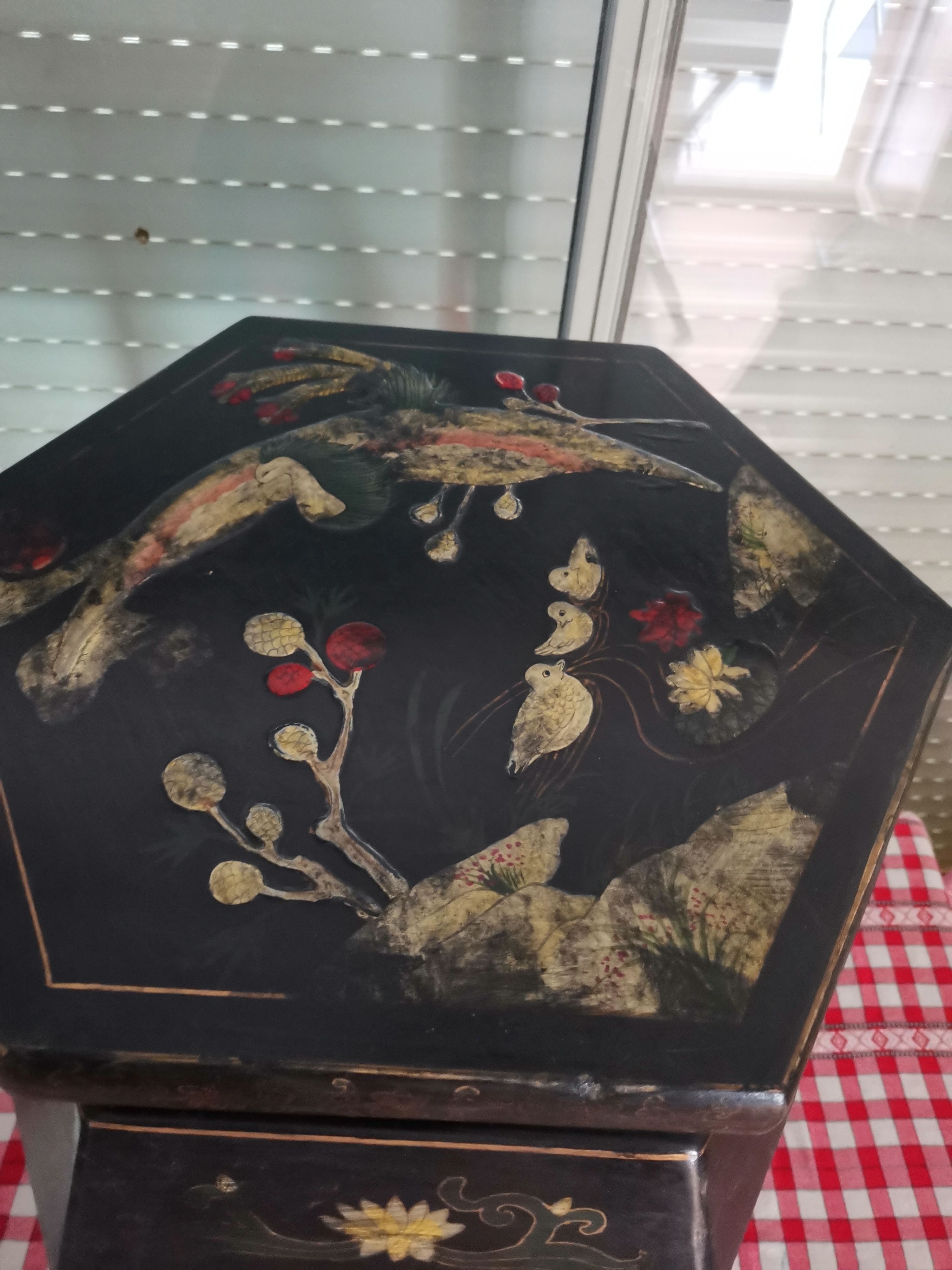 Chinese table painted Napoleon III era with Phoenix certificate in good condition