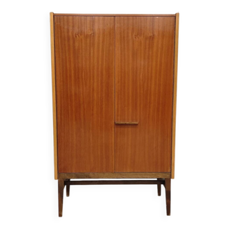 Armoire vetements Classeur par
Frantisek Mezulanik pour Up Zavody
1960