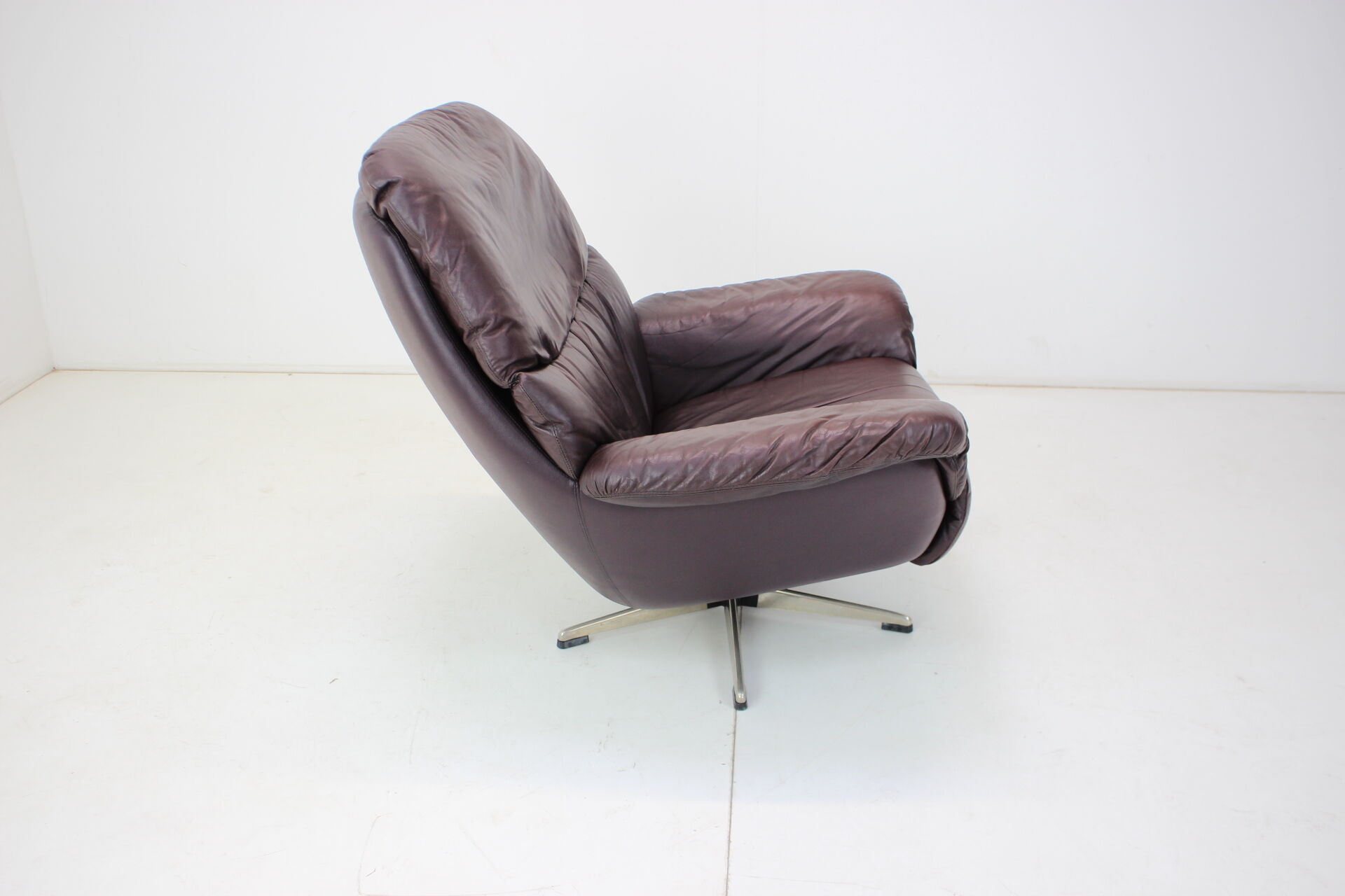 Large scandinavian adjustable leather armchair by peem, 1970s, finland