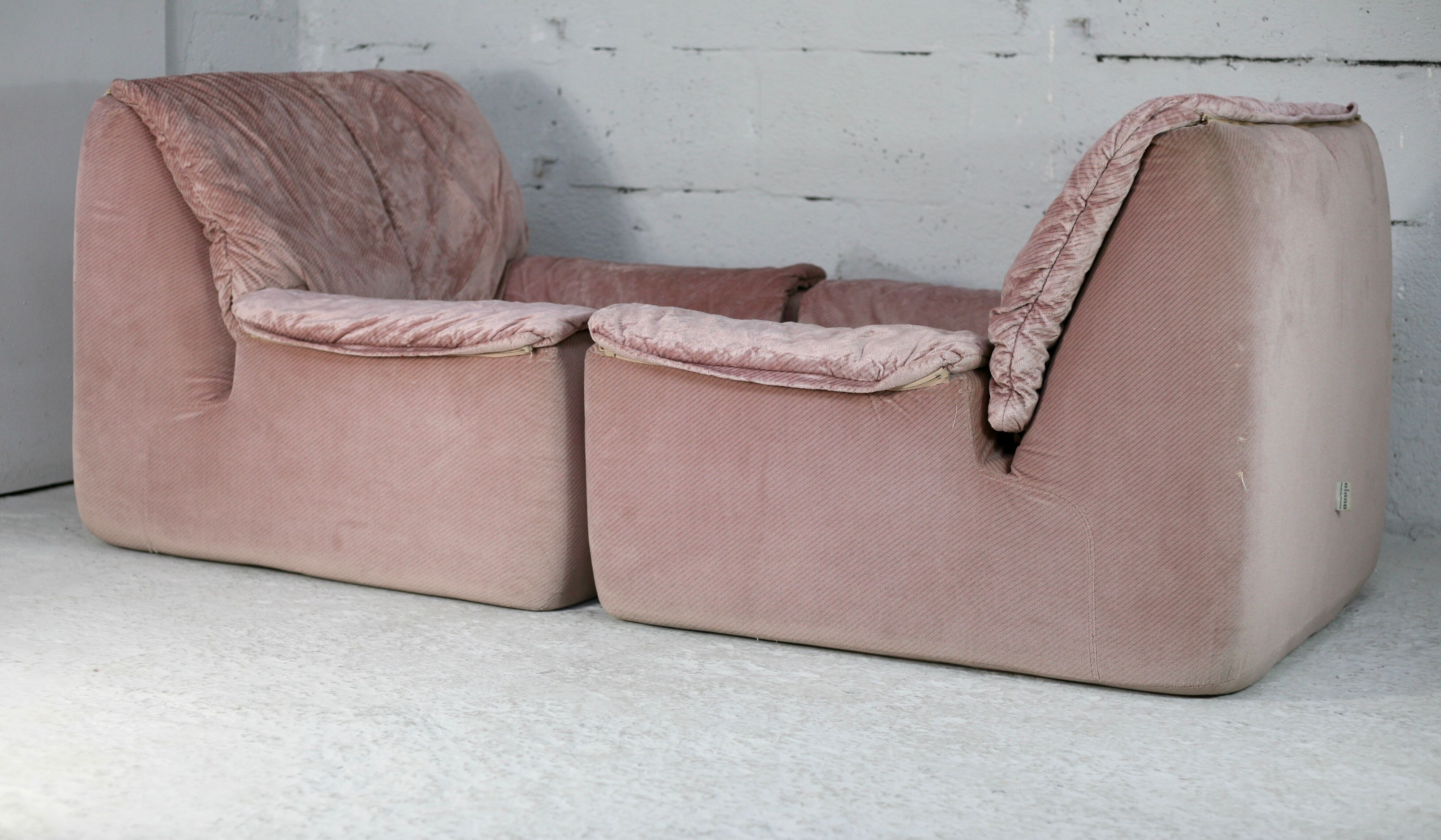 Cinna, pair of armchairs foam and velvet ras pink pale, France, circa 1970