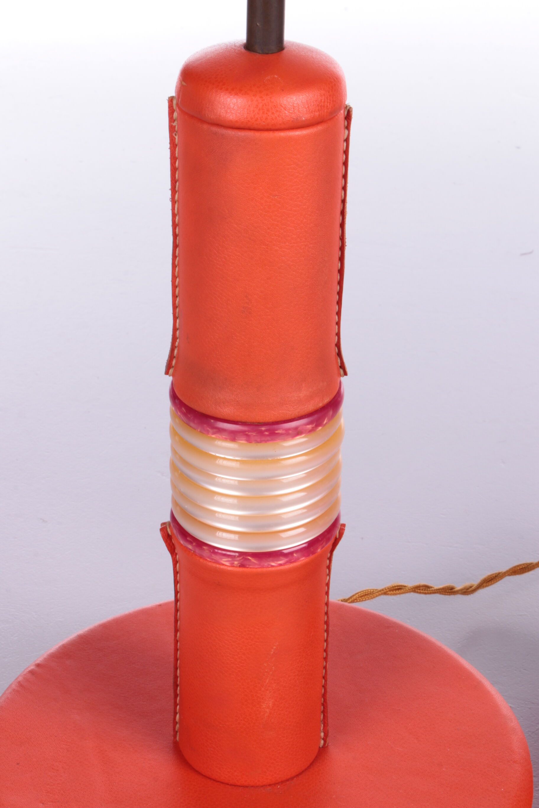 Ensemble de lampes de table rembourrées en cuir orange français années 1960
