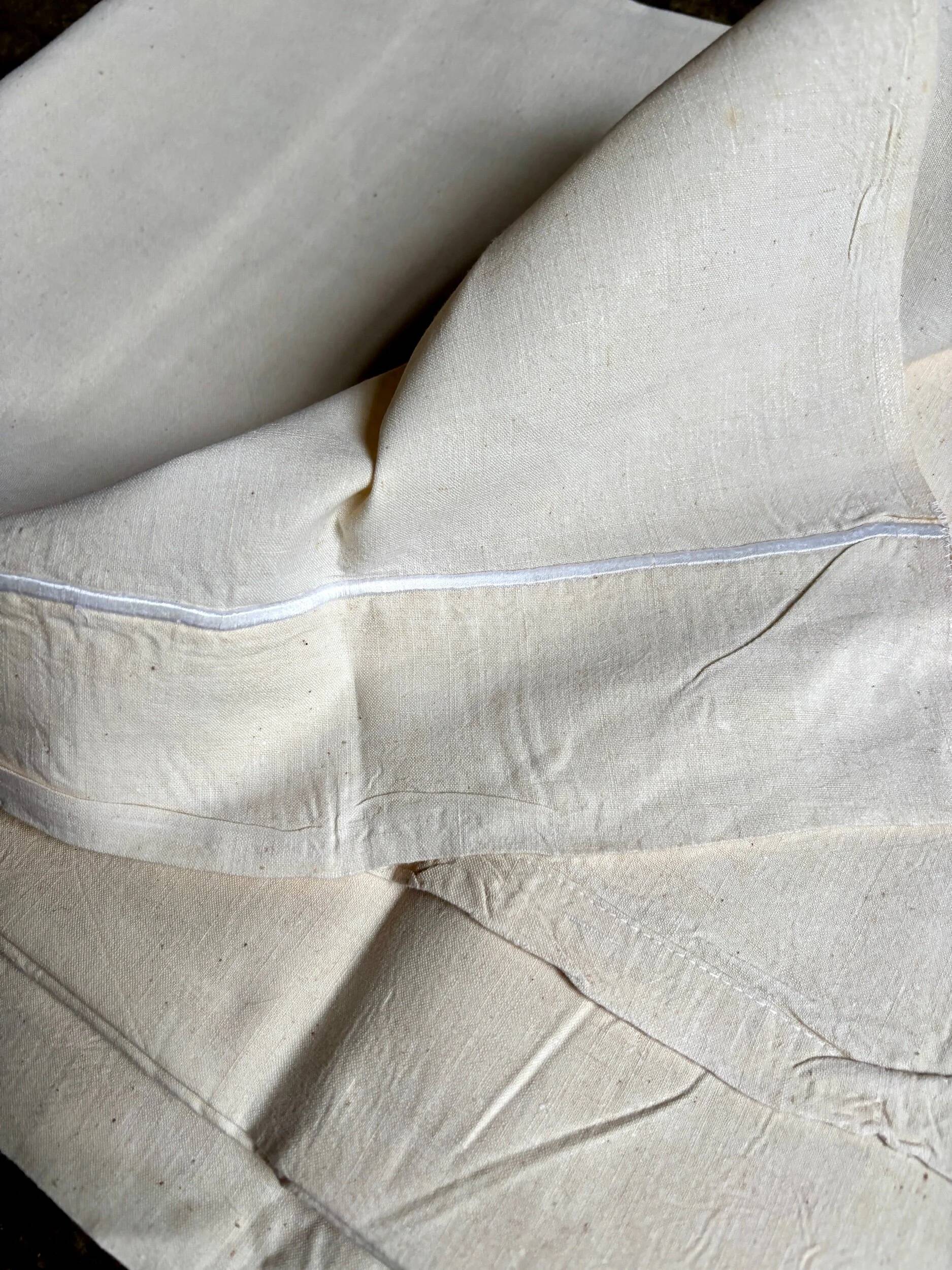 Beige linen sheet with #9 and #10 hemstitching ☐ 240 x 340 cm