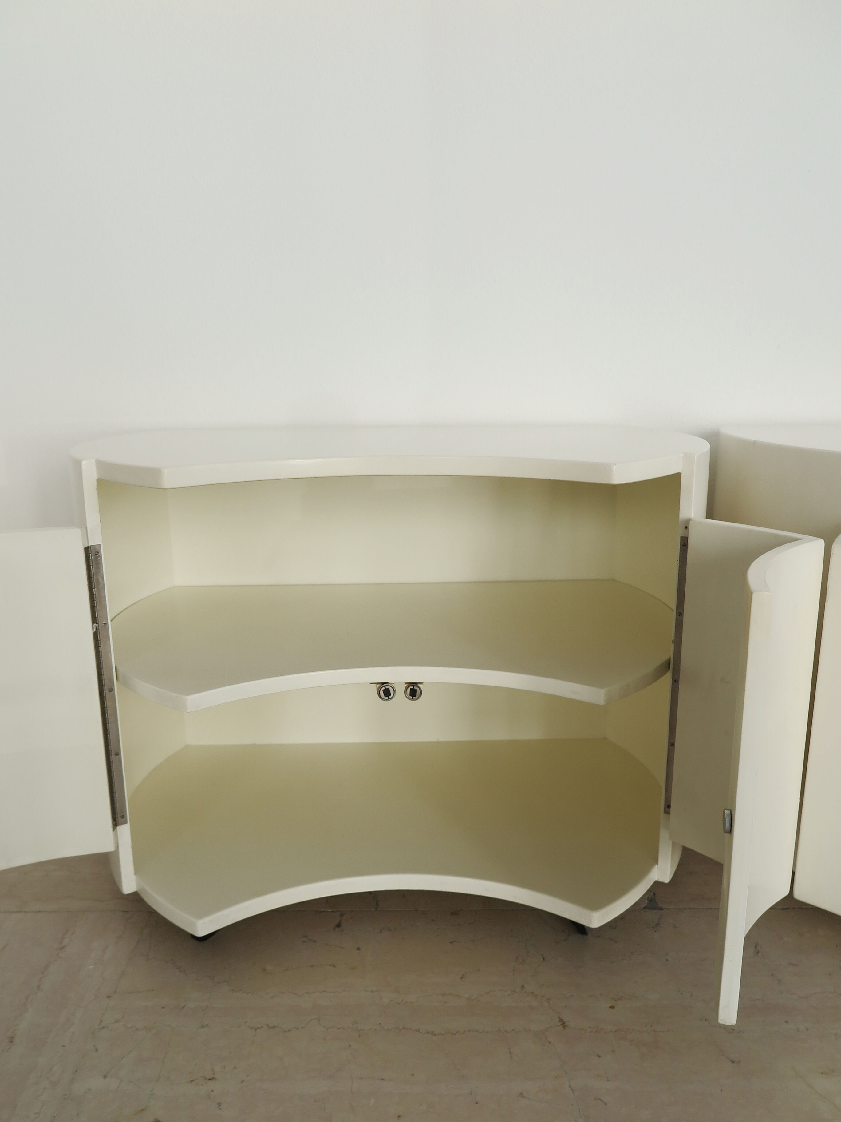 Simon Gavina Italian white lacquered wood  nigthstands, 1970s