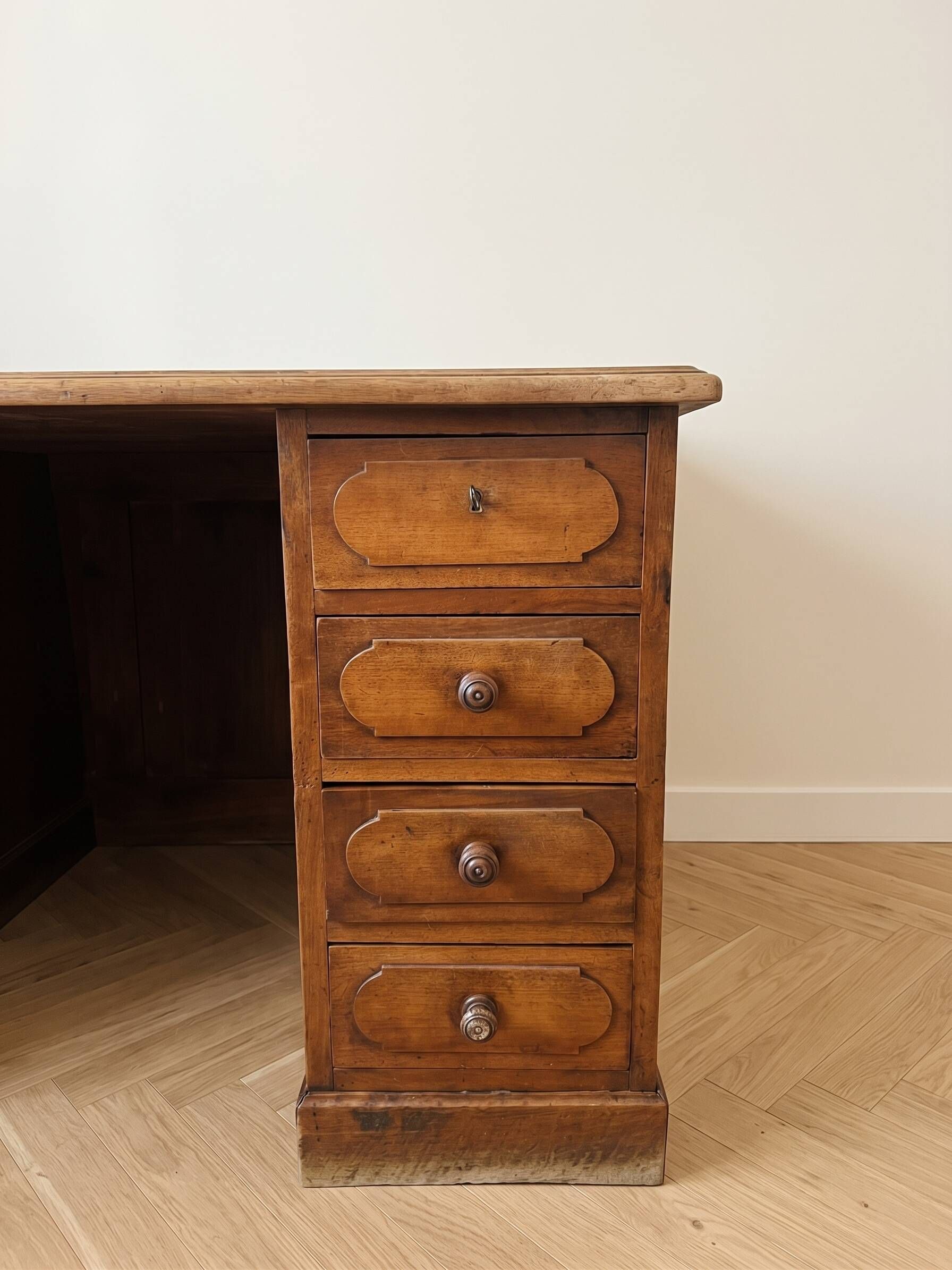 Antique apothecary desk in solid wood with 8 drawers.