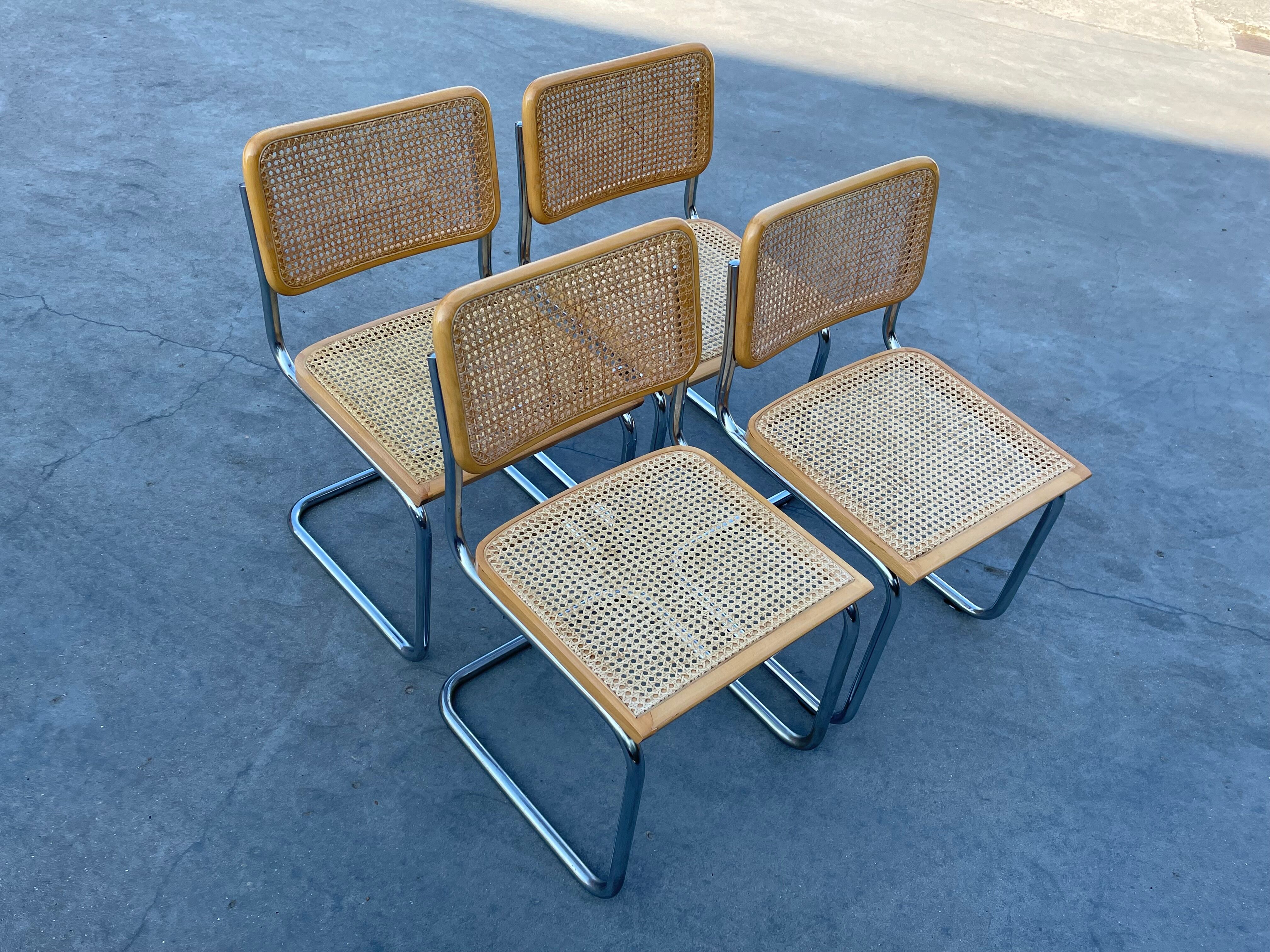 Lot de  4 chaises modèle Cesca B32