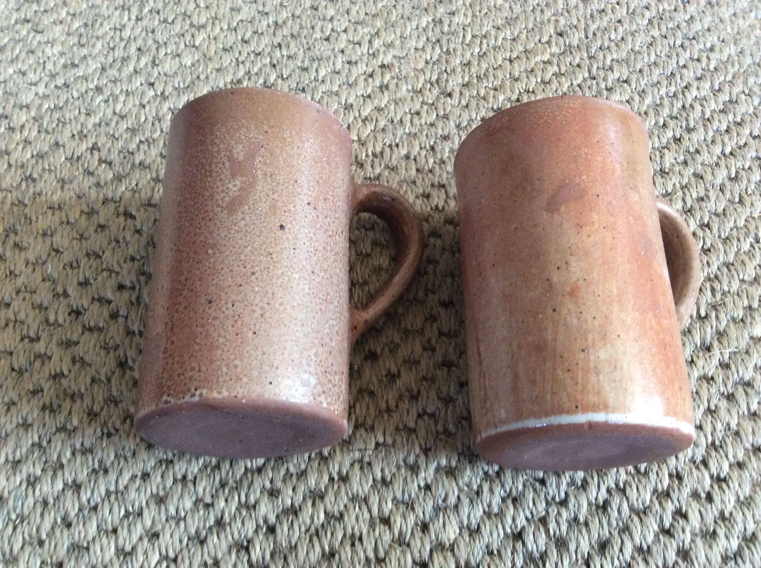 Set of 2 sandstone mugs