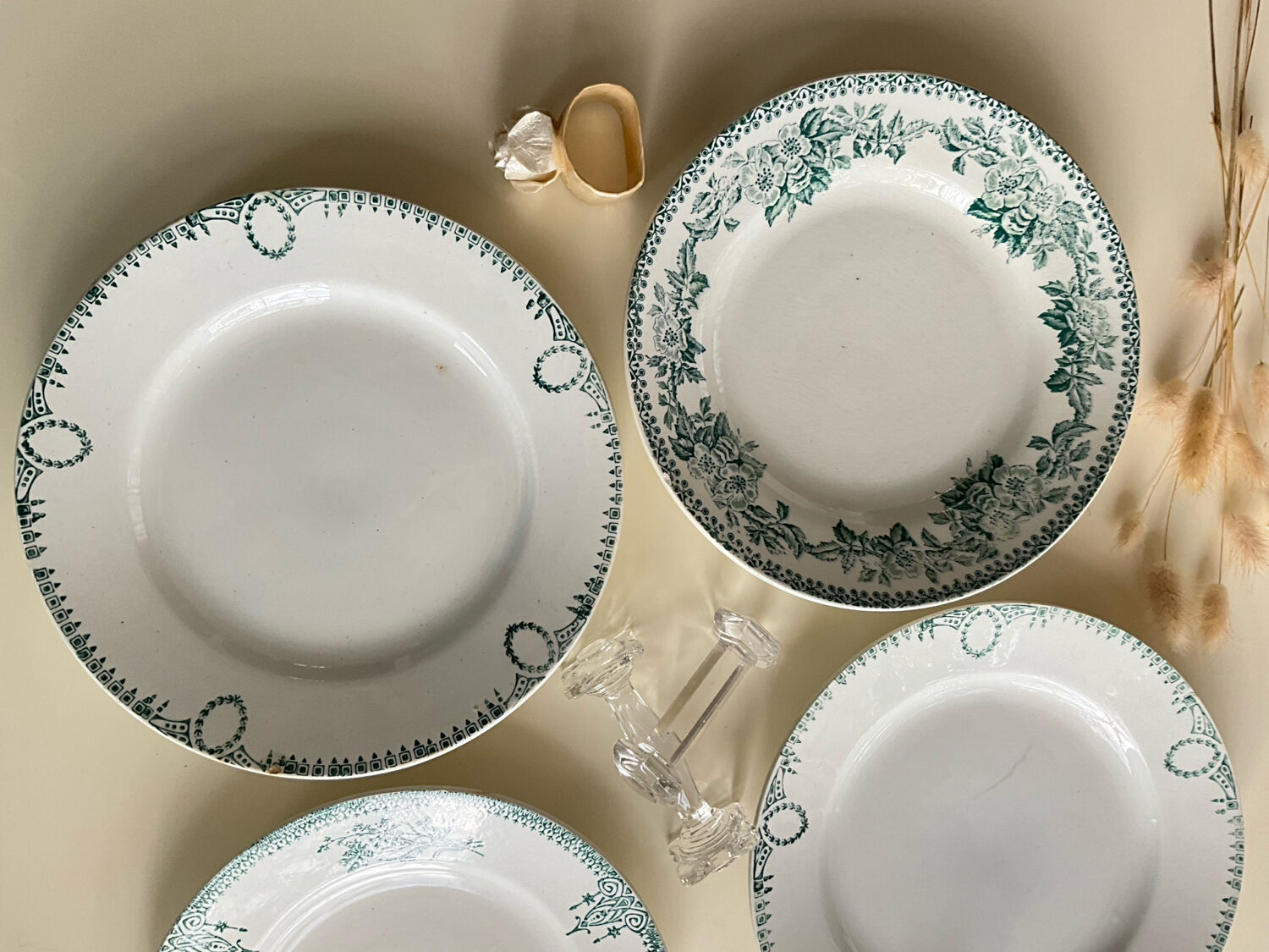 Mix and match 4 plates.