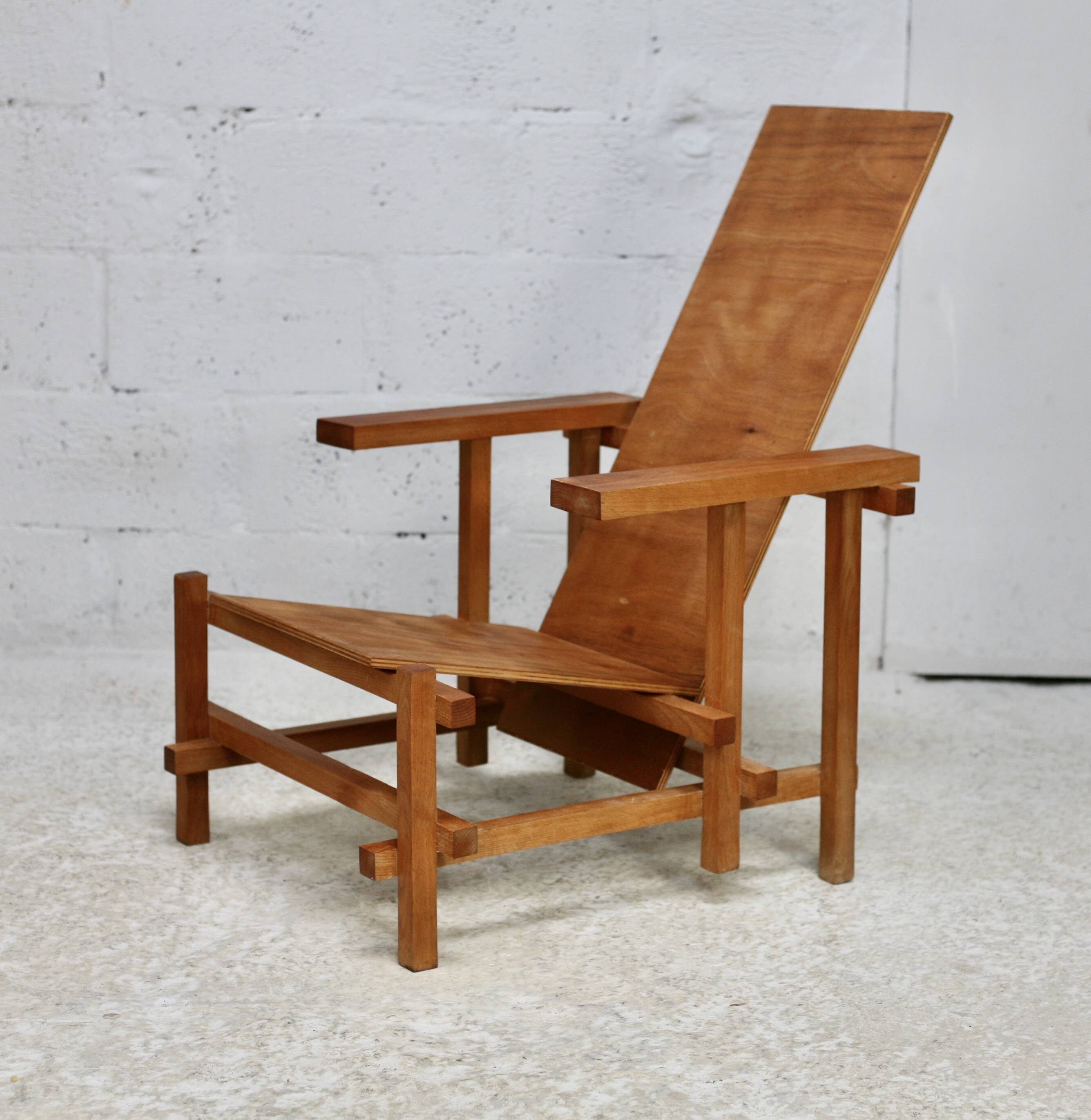 Fauteuil d'après Gerrit Rietveld. Circa 1970