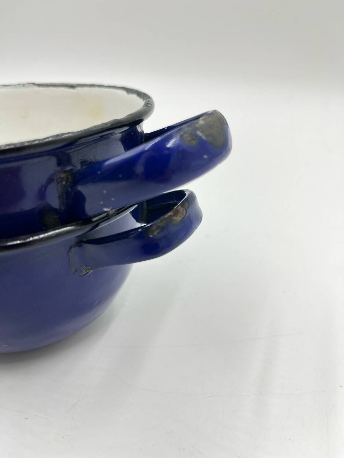 Enamelled metal fondue pot duo
