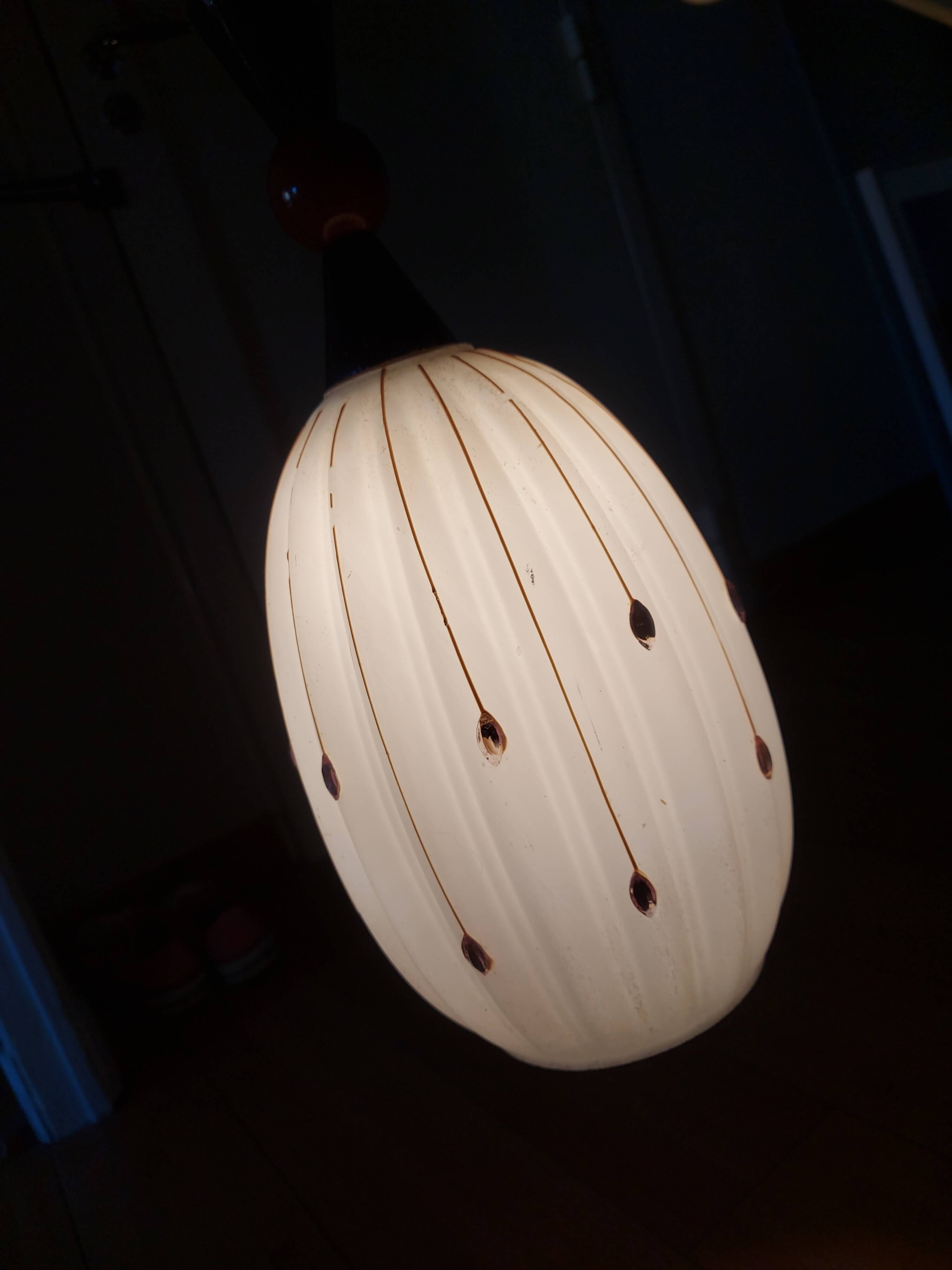 Opaline suspension