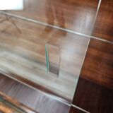 1930s Art Decò display cabinet in walnut and walnut root