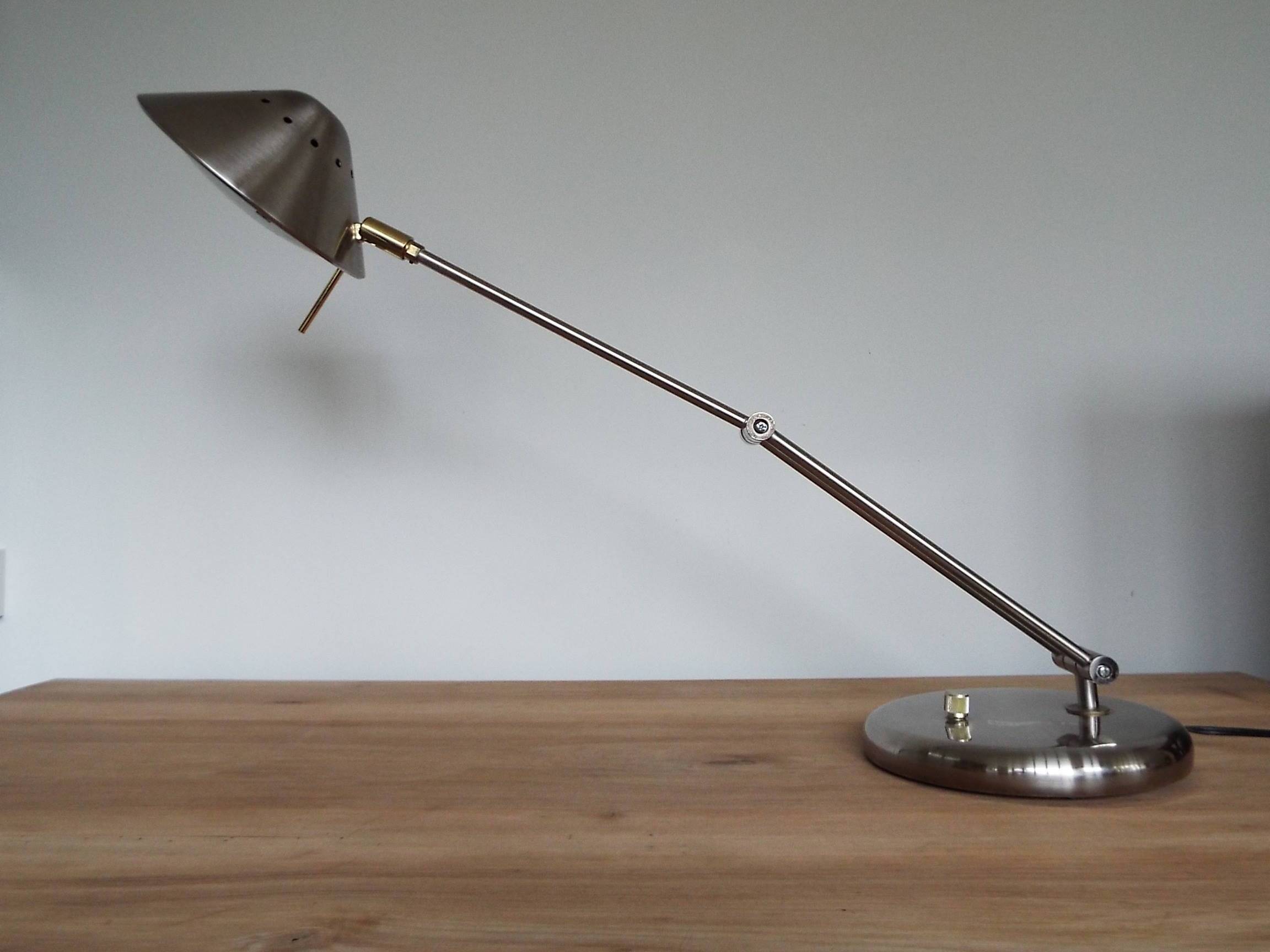 Tensor articulated desk lamp