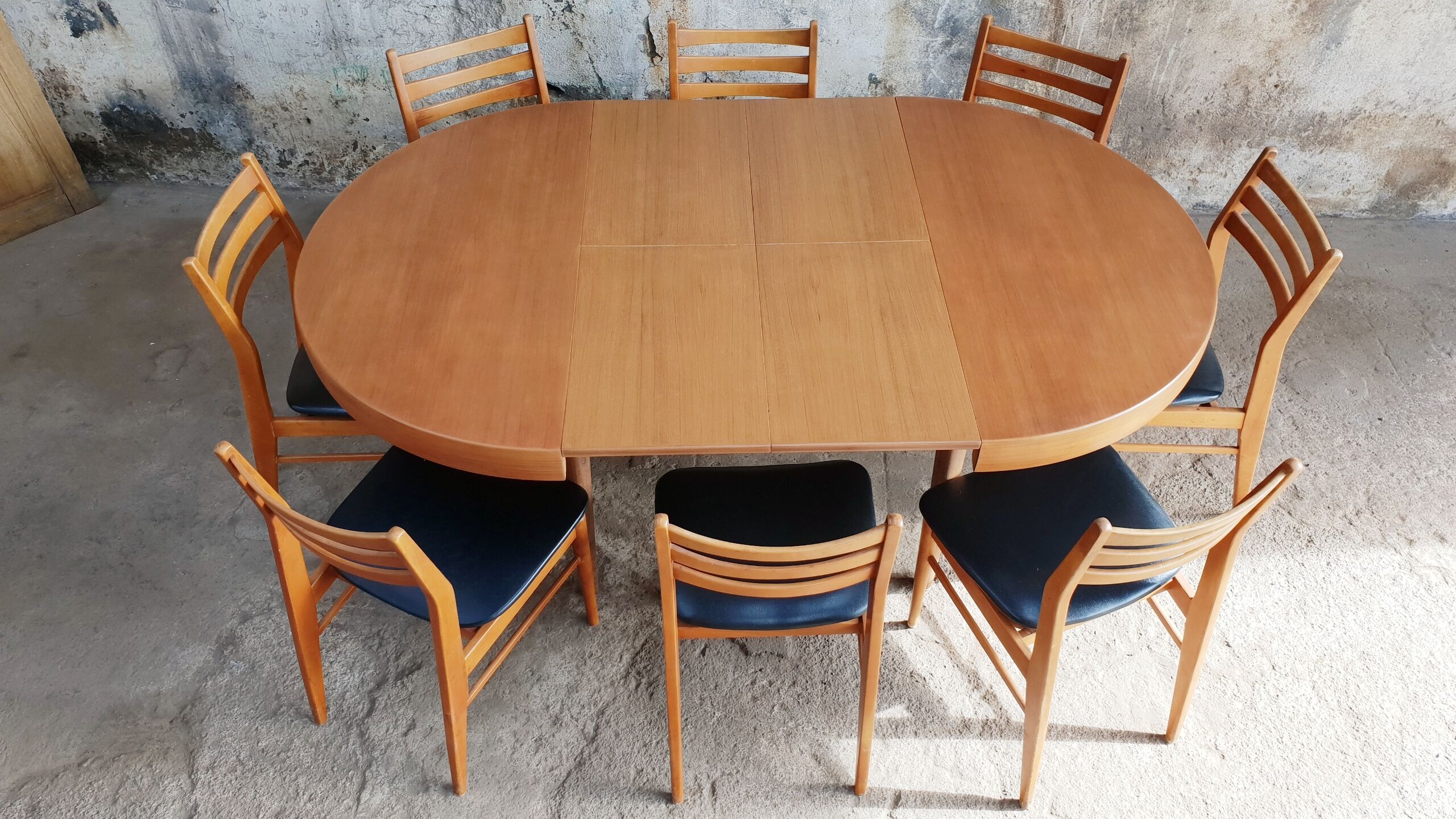 Table ronde scandinave extensible