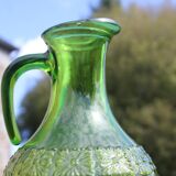 Pichet ancien vintage en verre moulé vert relief fleuri – décoration rétro