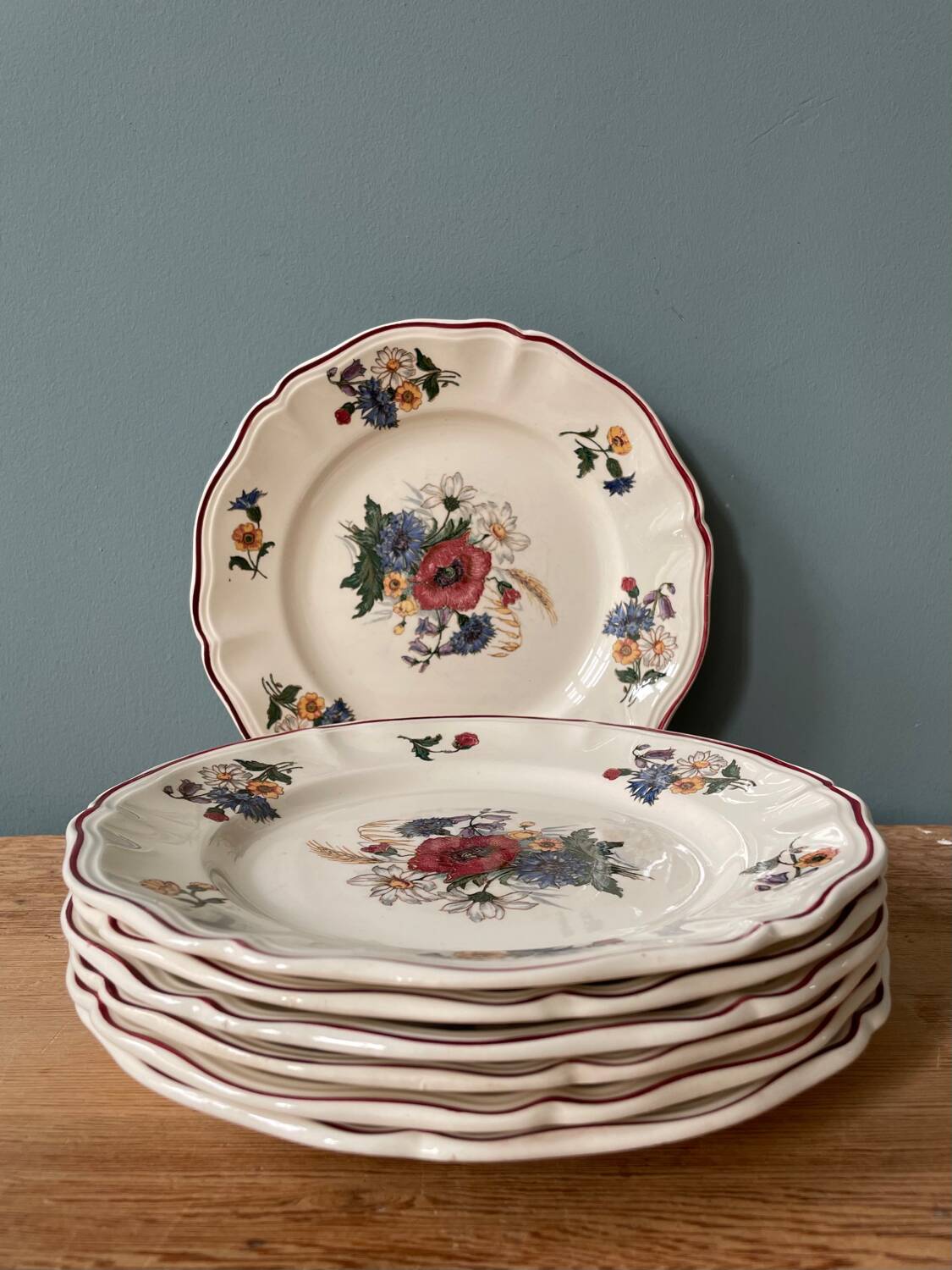 Series of 7 Sarreguemines earthenware dessert plates, Agreste model