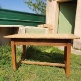 Farm table