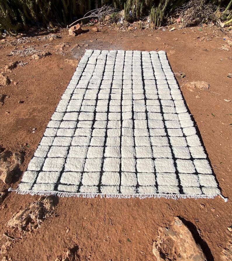 Moroccan Berber rug 300cm x 150cm