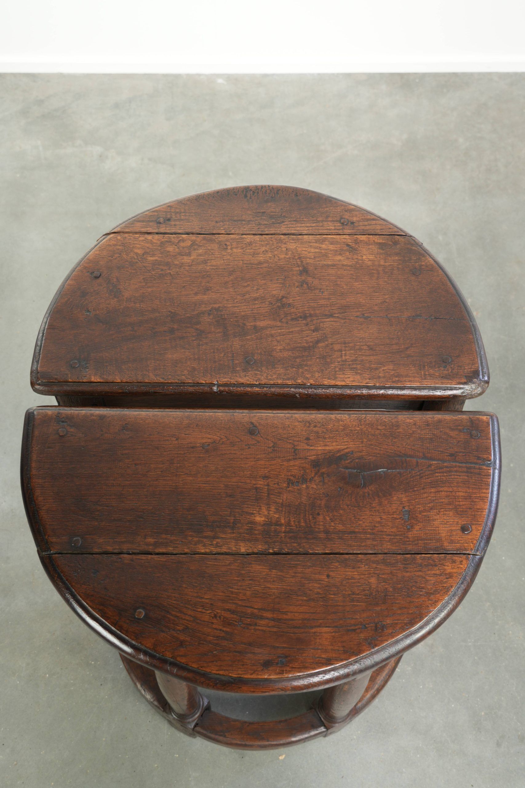 2 tables d'appoint anglaises antiques, fin du 19e siècle