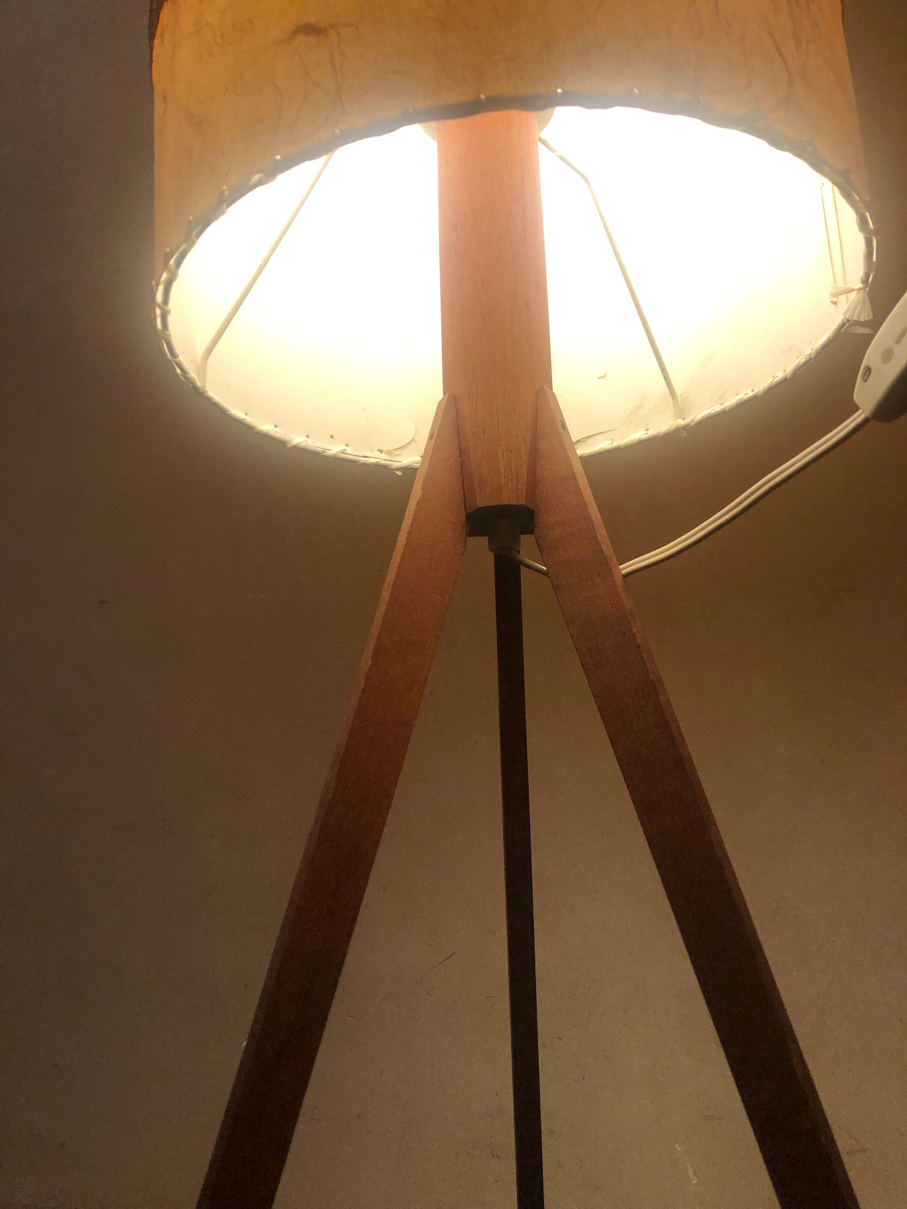 Scandinavian tripod floor lamp with 60s lampshade