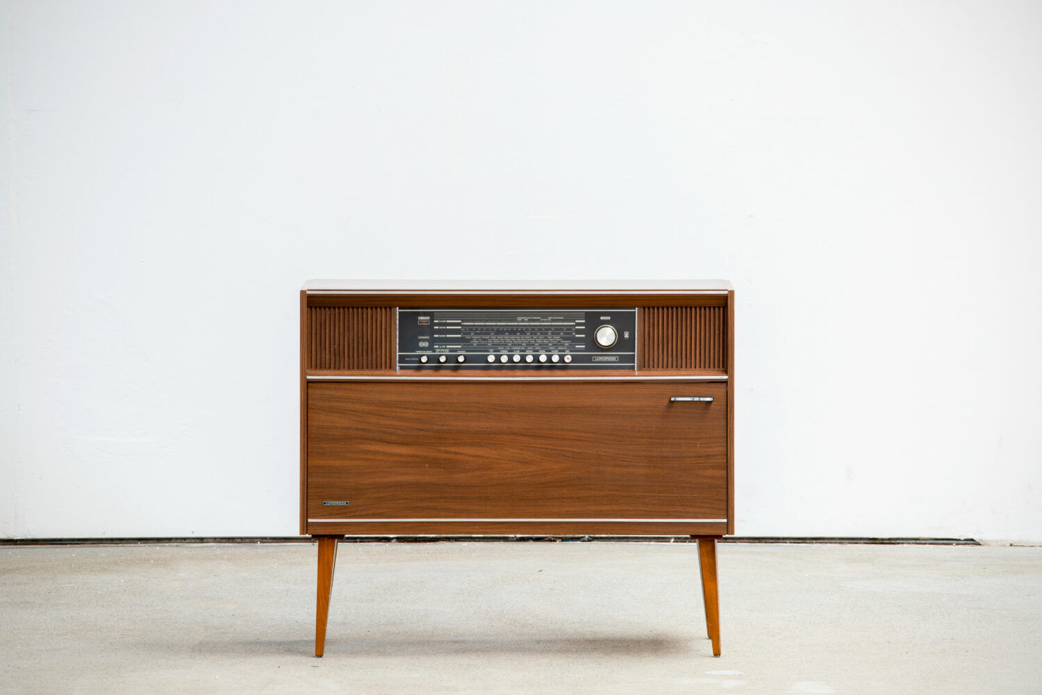 Platinum furniture vintage scandinavian 1960