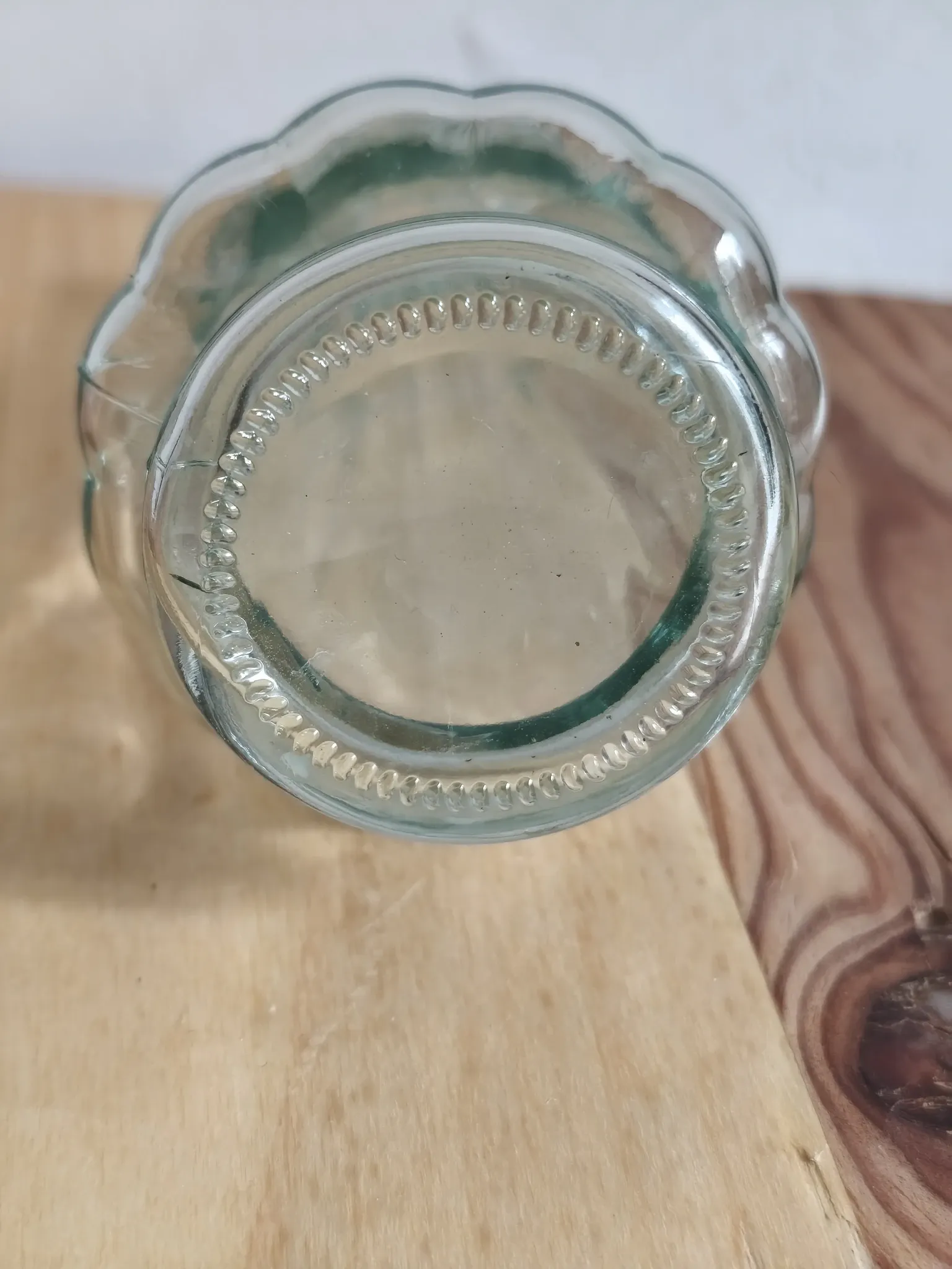 Small ribbed glass soliflore vase in vintage style