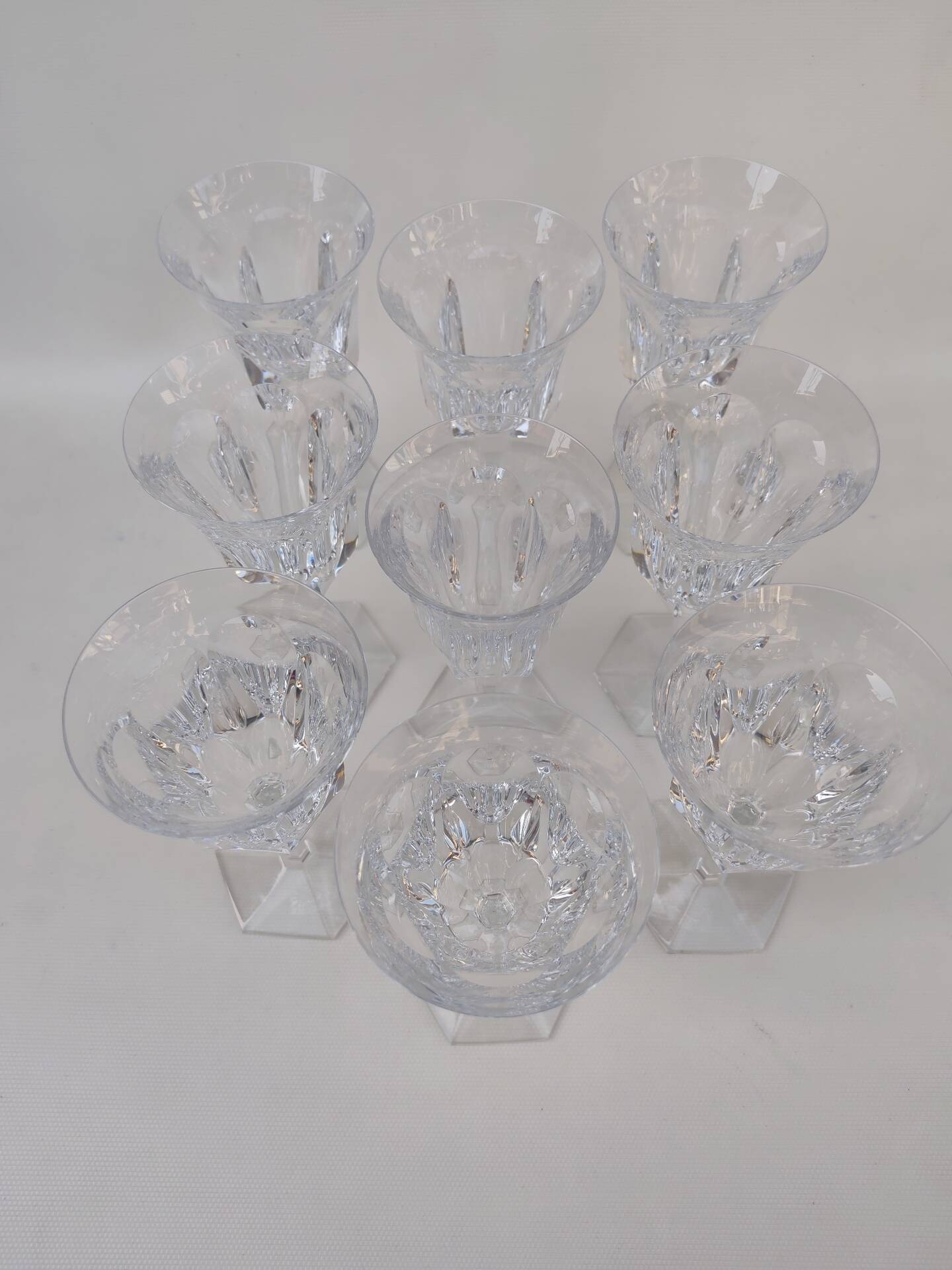 9 grands verres en cristal de baccarat, modèle Malmaison.