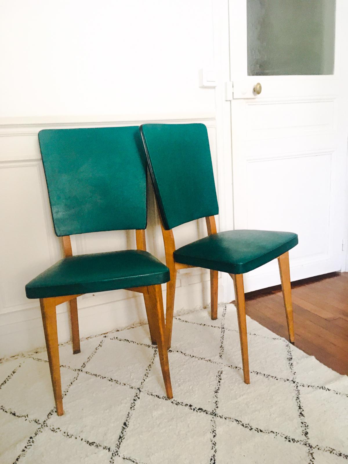Two 1950s chairs made of wood and skai