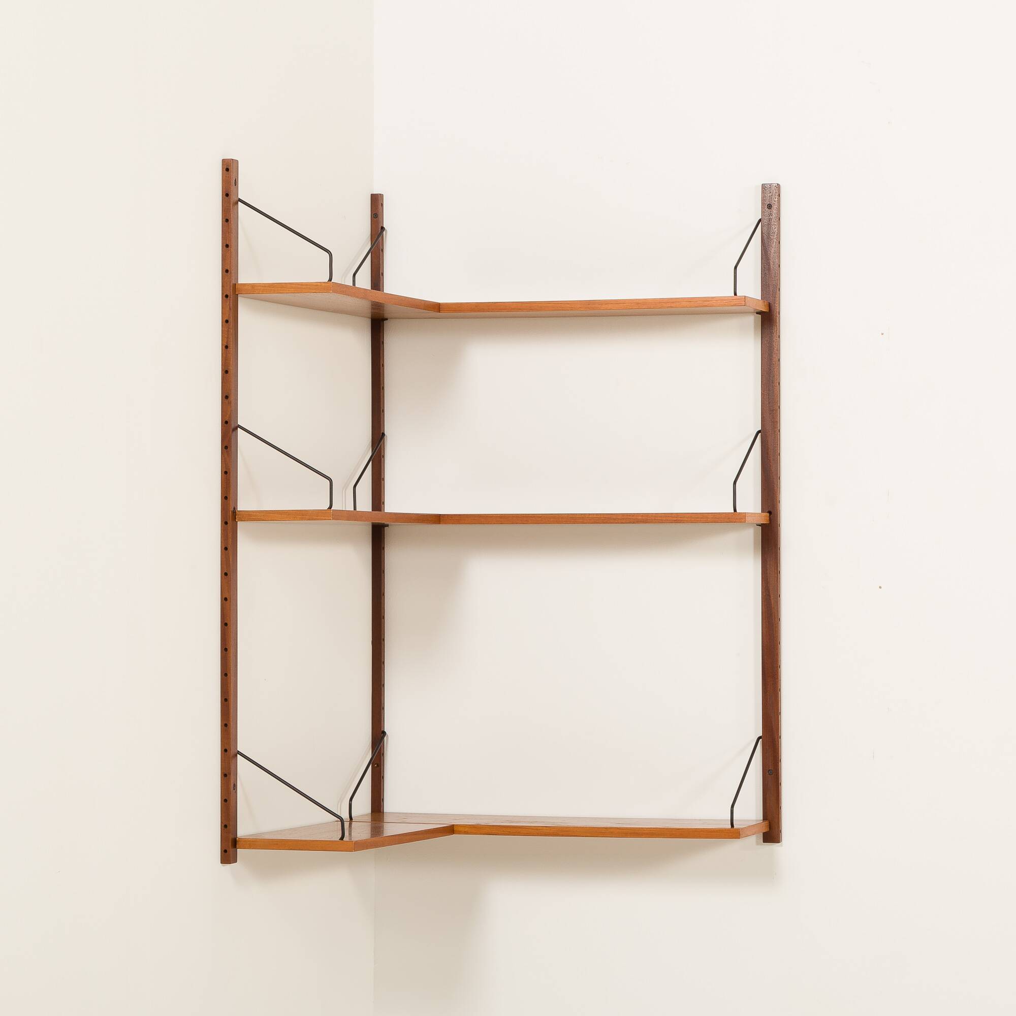 Poul Cadovius corner shelving unit for Cado, 1960s