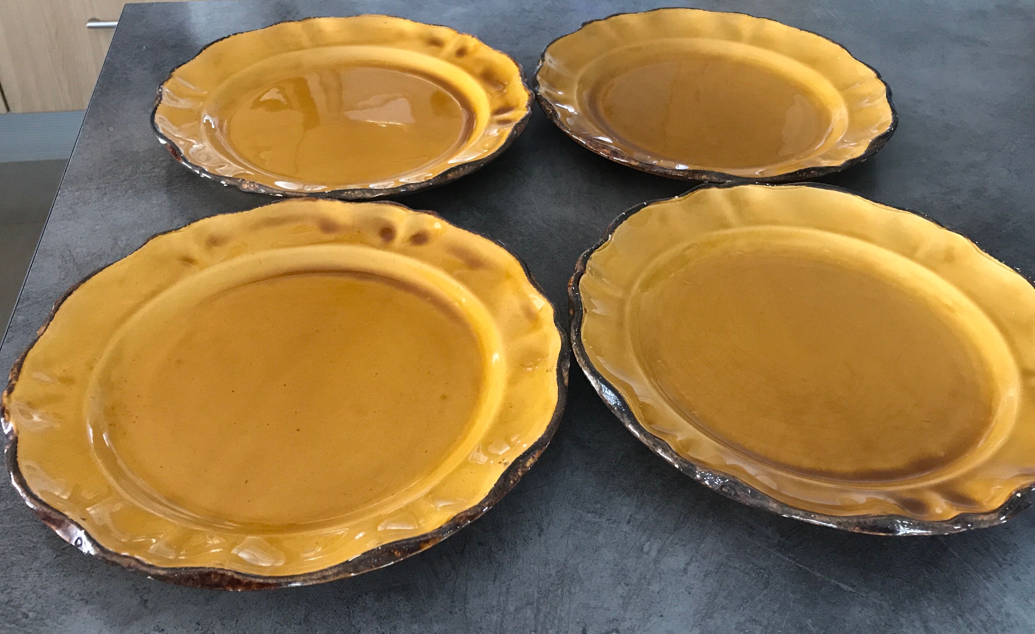 Set of 4 plates in earthenware of haute provence made yellow handmade 24.5 cm