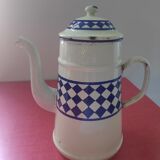 White enamelled sheet metal coffee maker with blue diamonds in relief