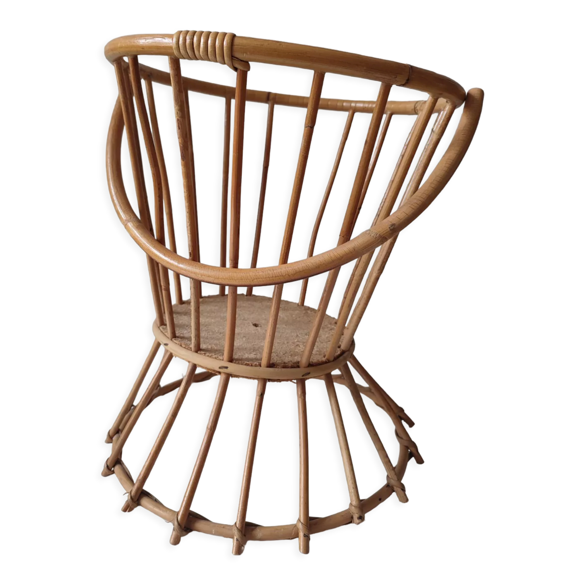 Rattan plant holder