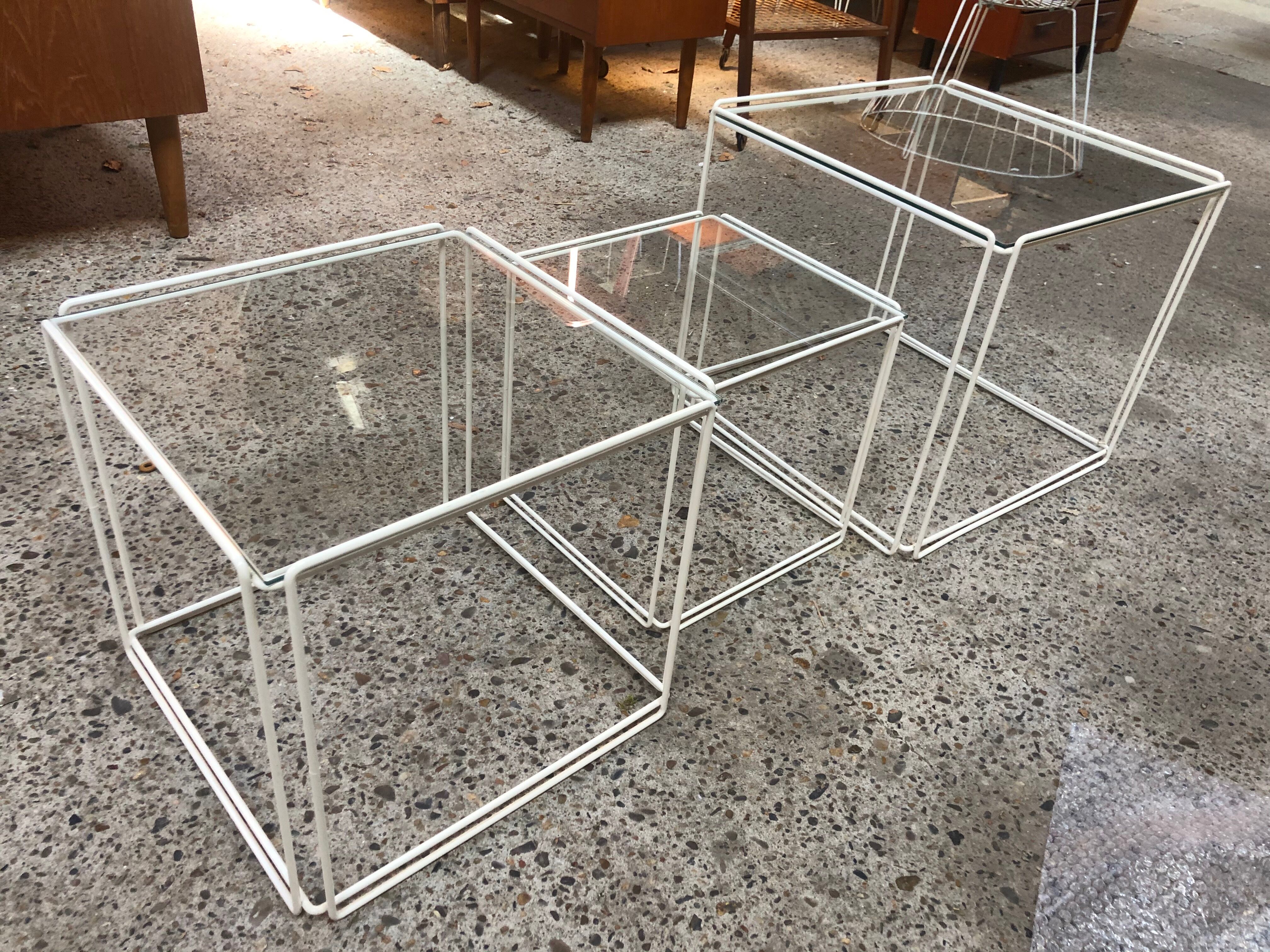 Tables design Max Sauze éditées par Isocèle