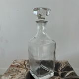 Smooth glass decanter with square base