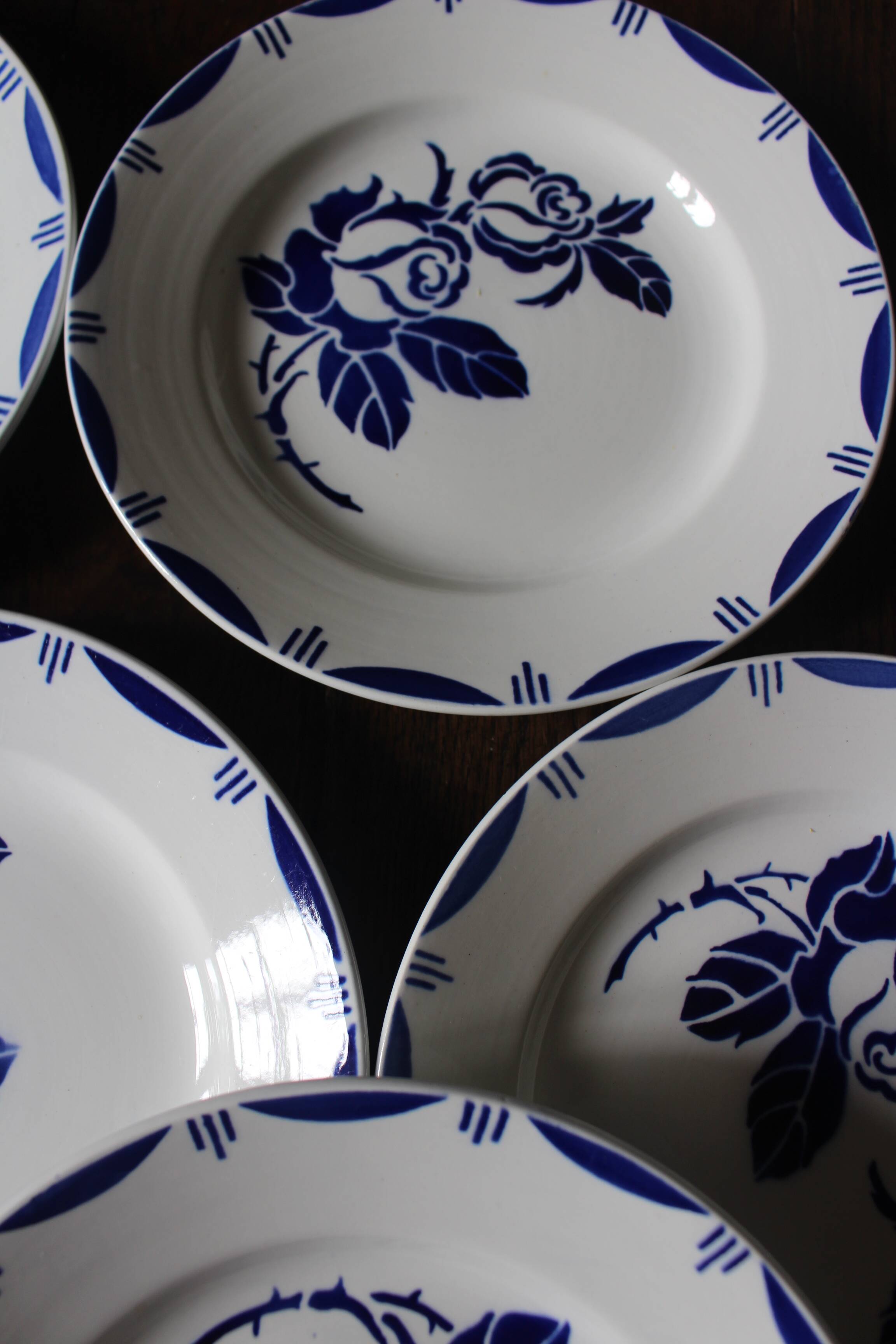 10 assiettes plates roses bleus Bastia Sarreguemines Art Déco
