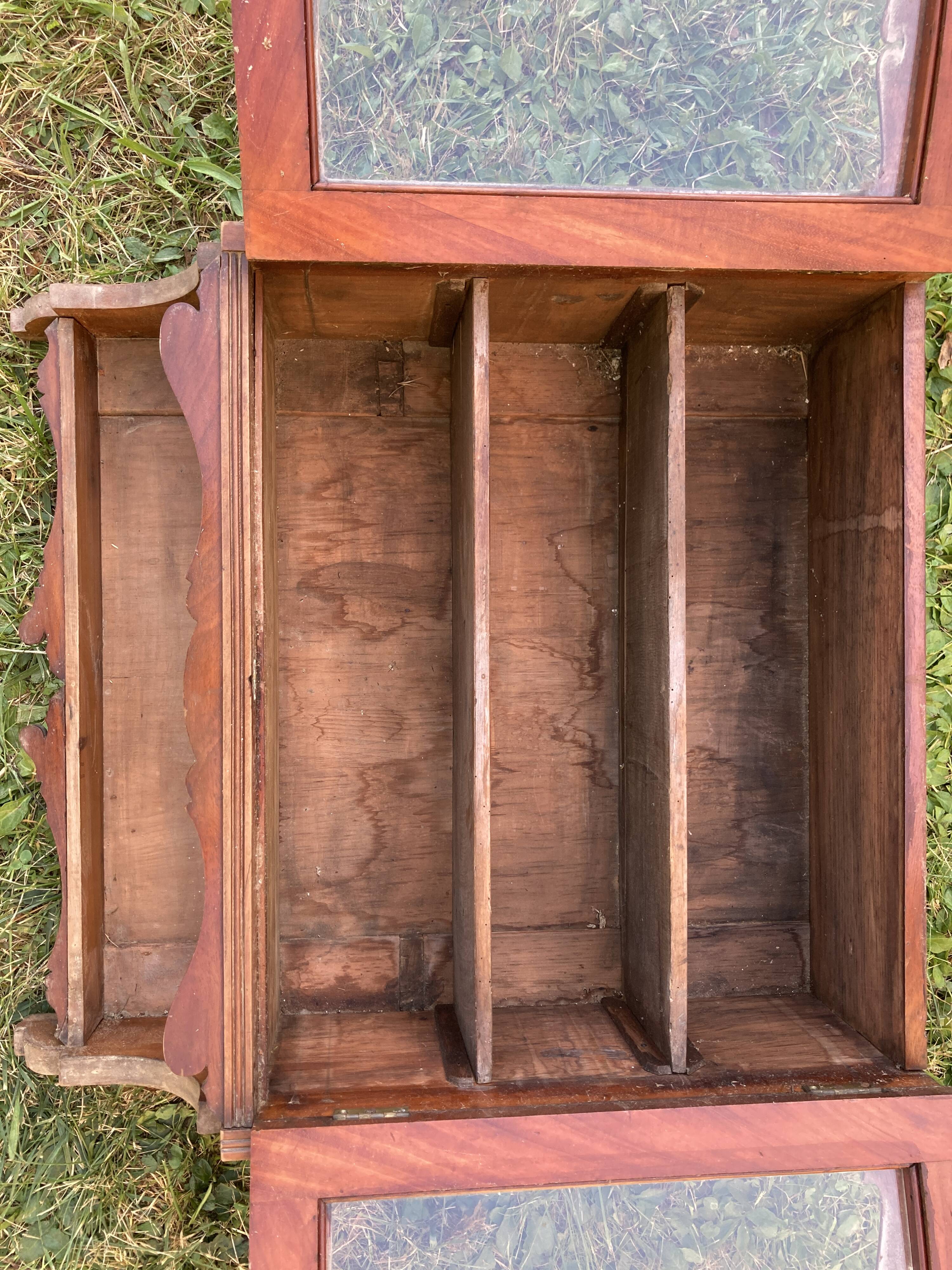 Wall display cabinet