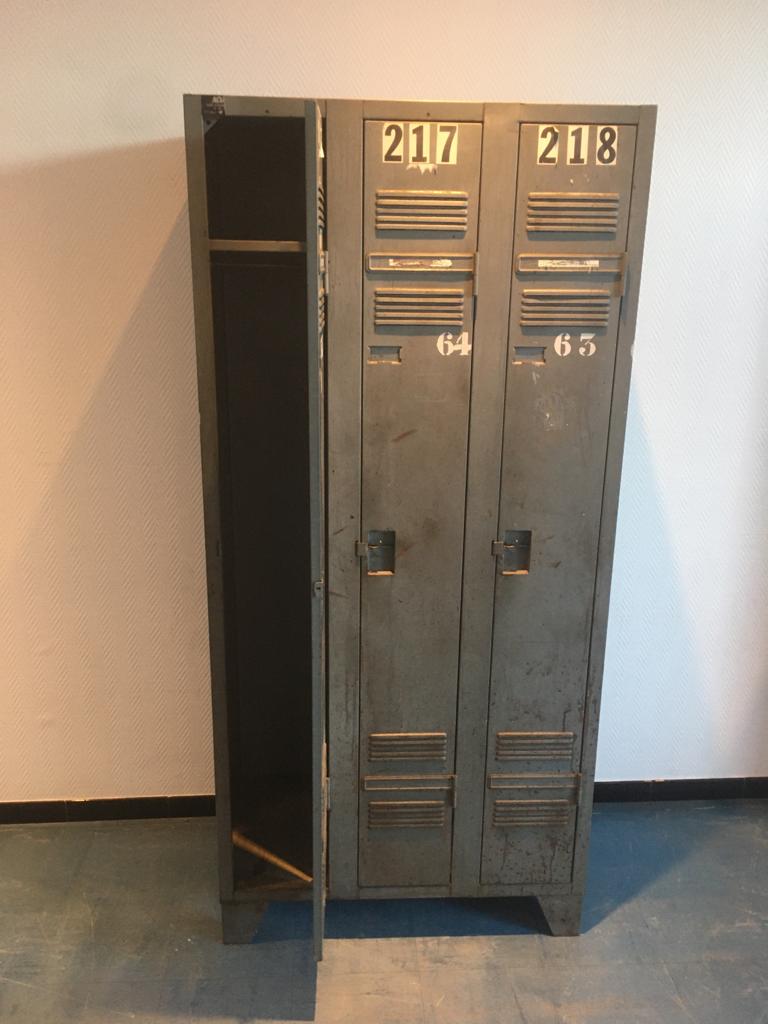 Vestiaire industriel vintage